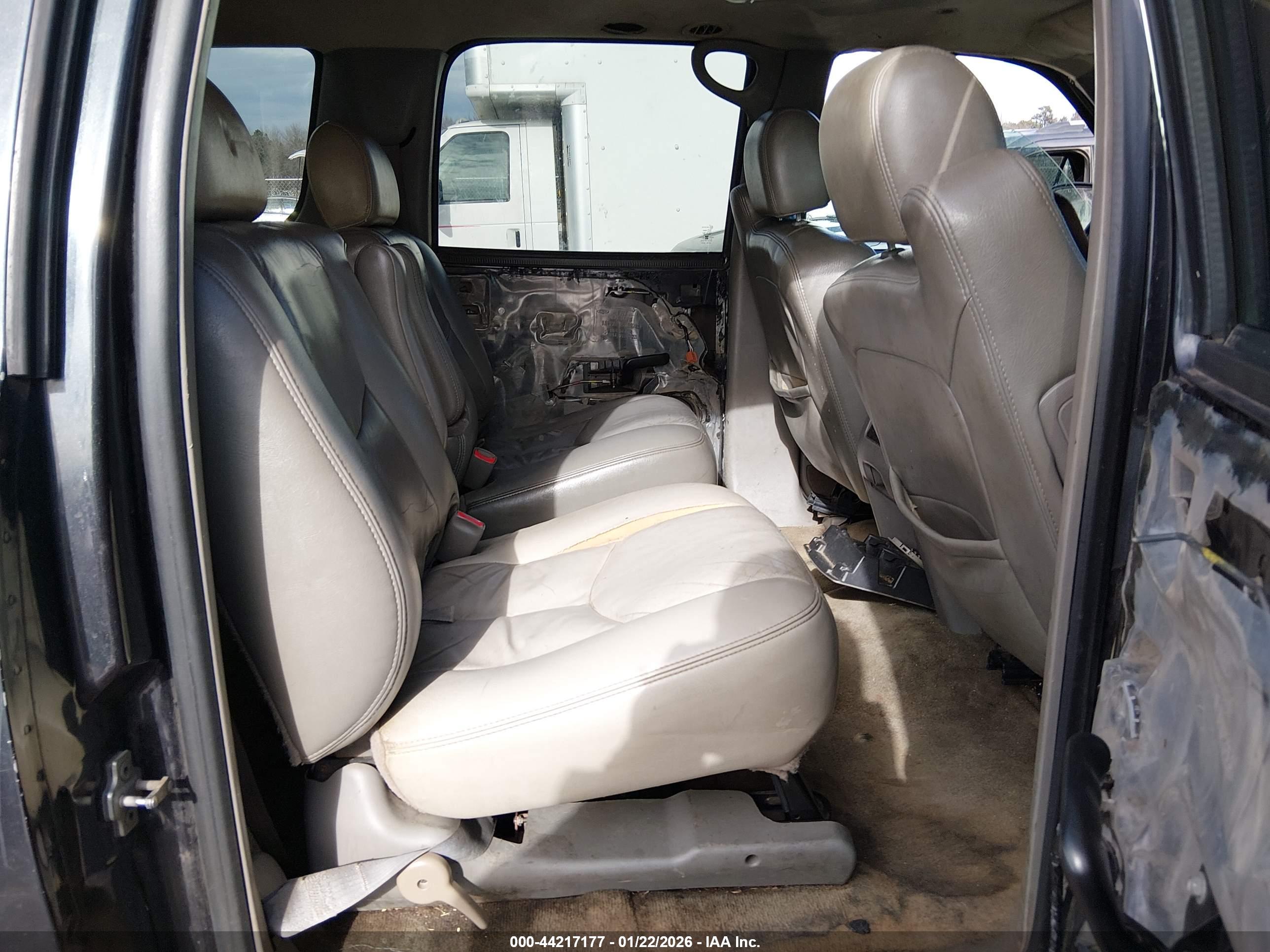 GMC YUKON image 8
