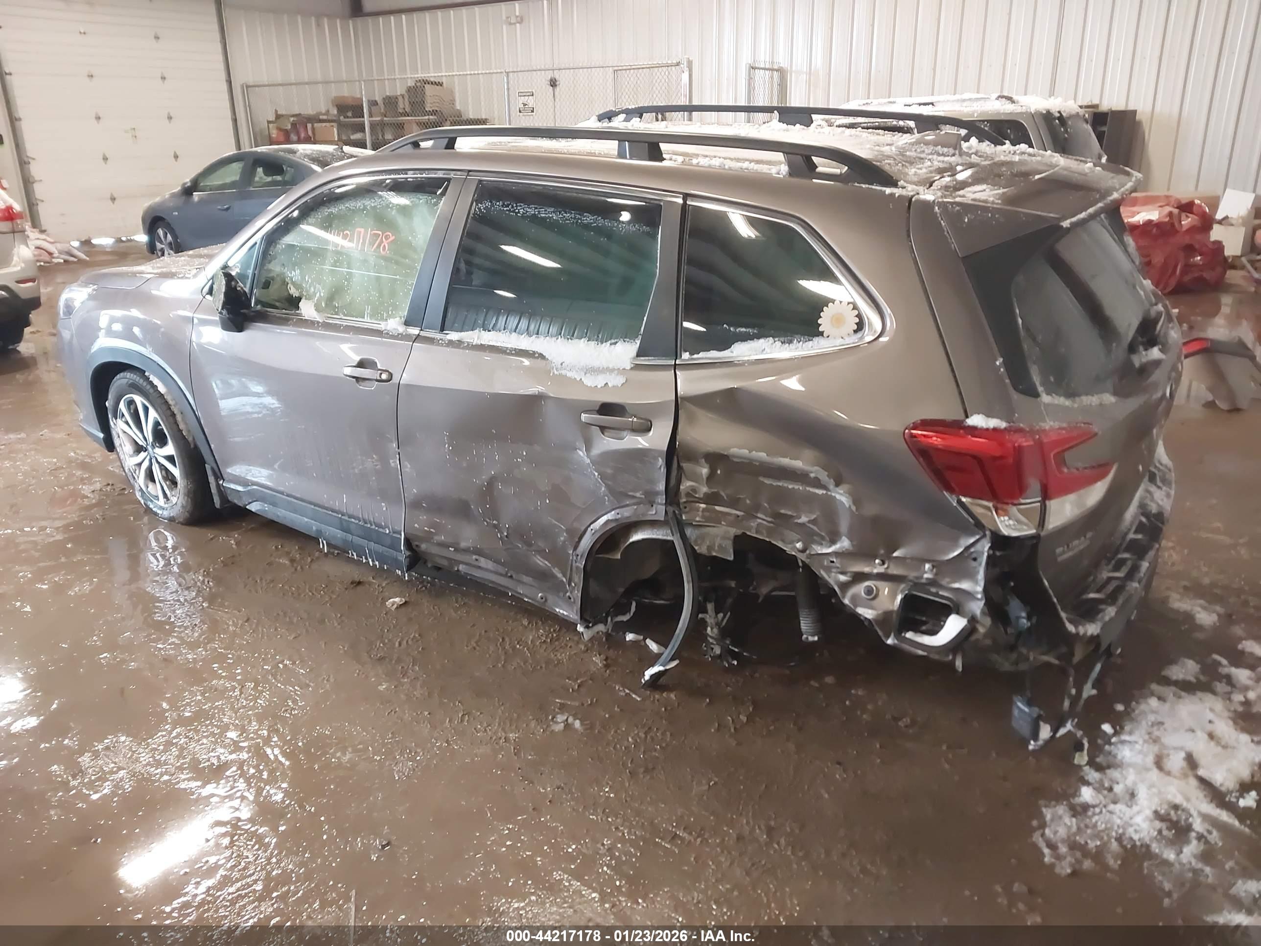 SUBARU FORESTER image 3
