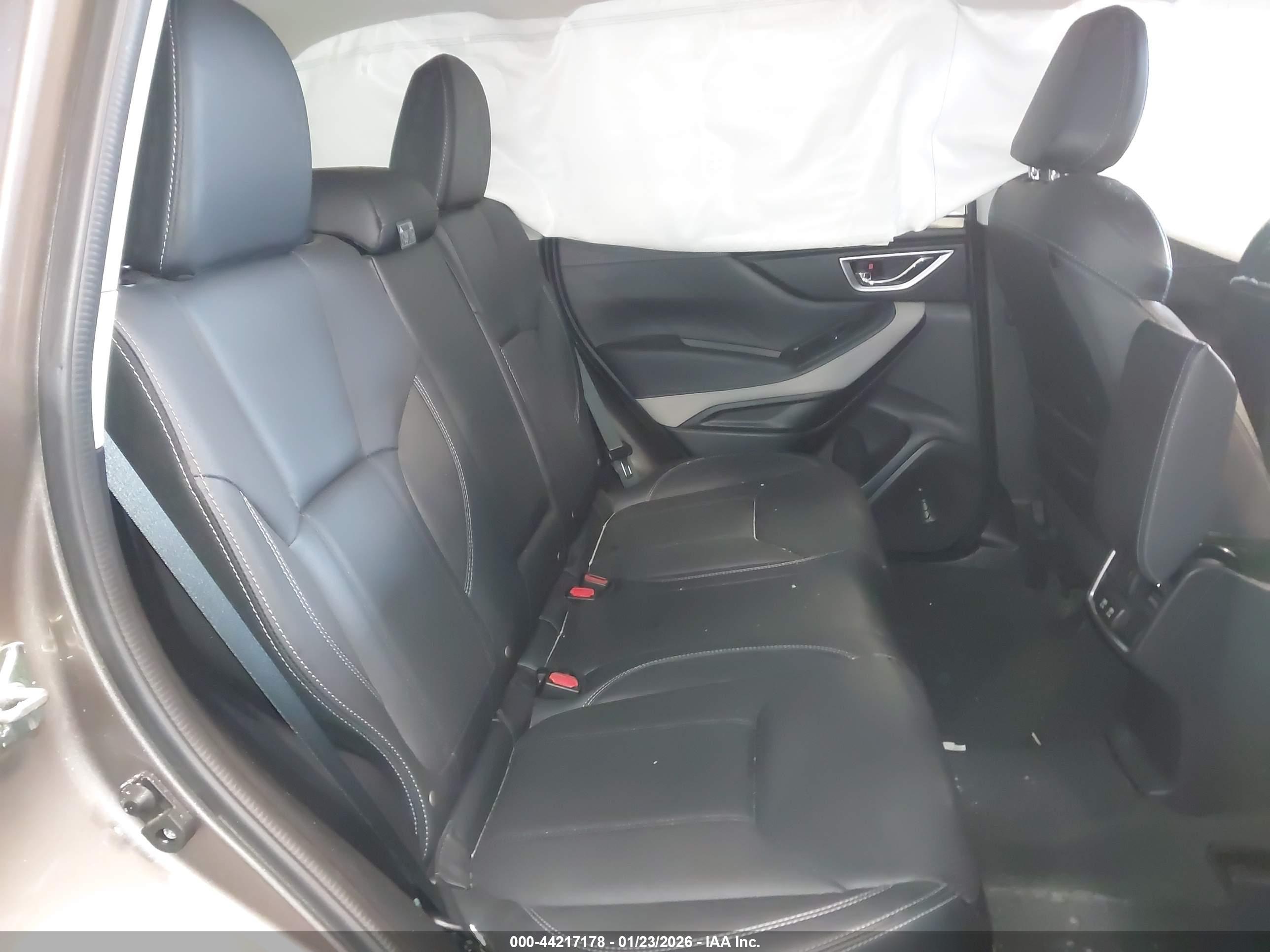 SUBARU FORESTER image 8