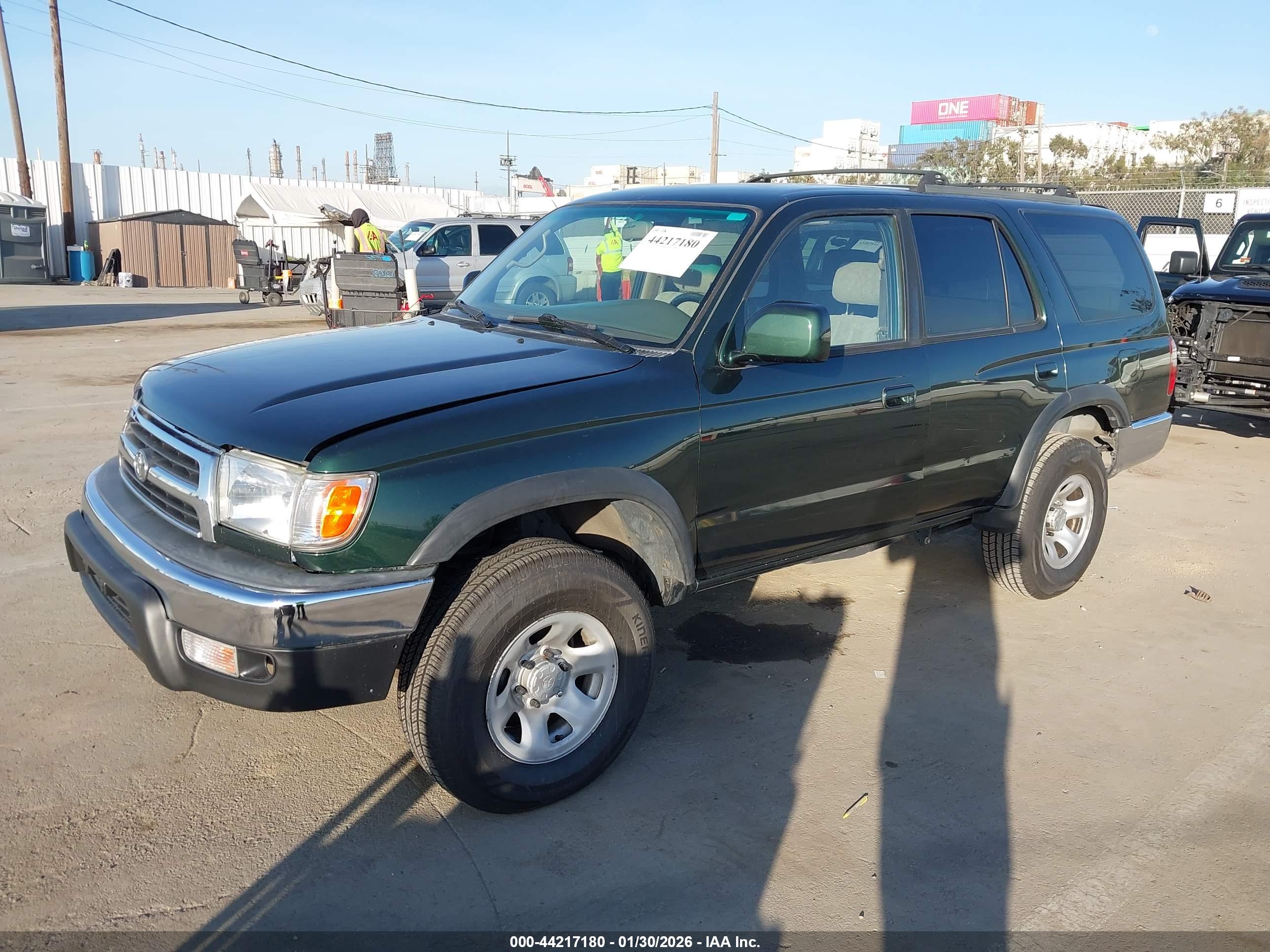 TOYOTA 4RUNNER image 2