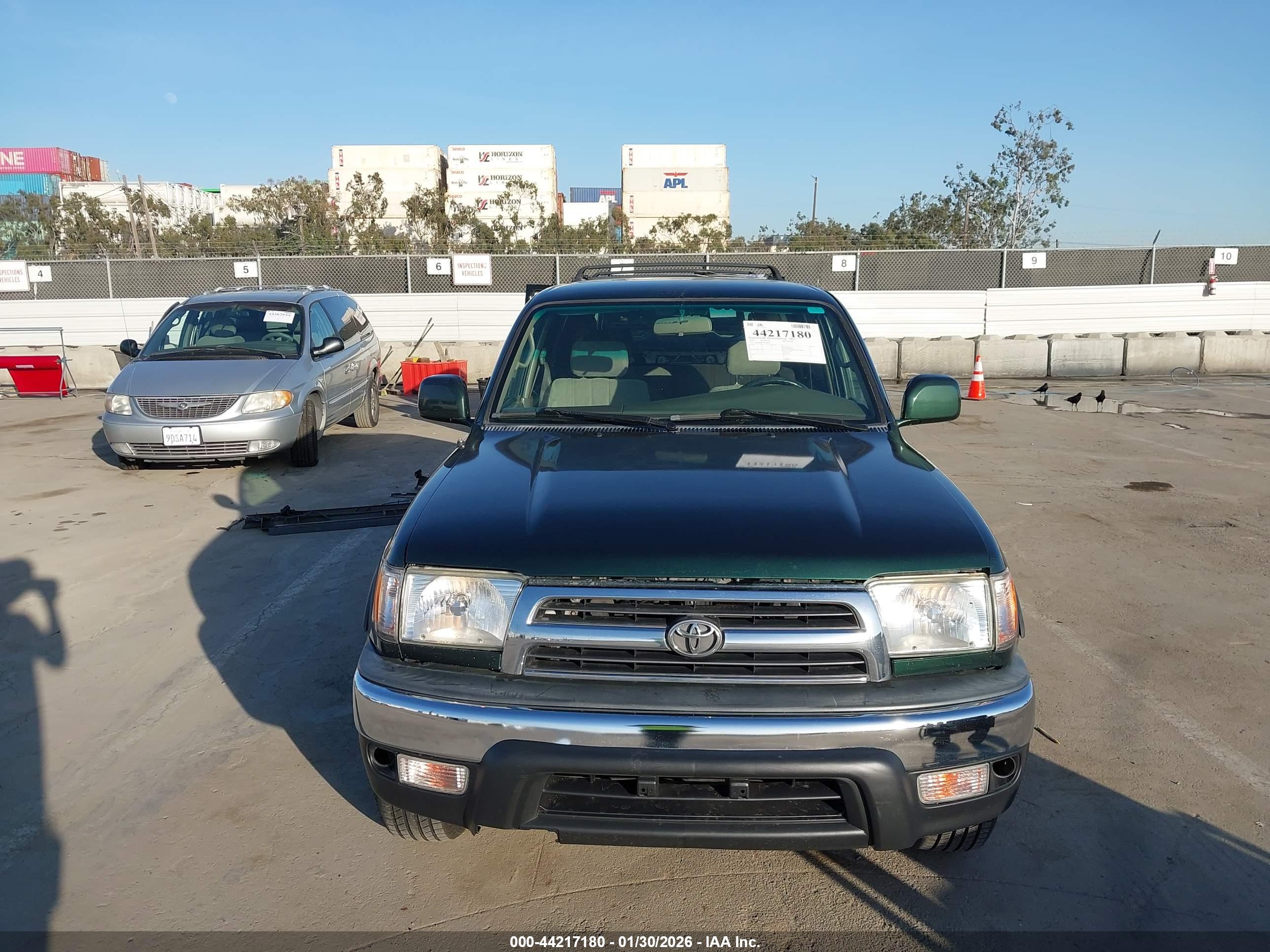 TOYOTA 4RUNNER image 6