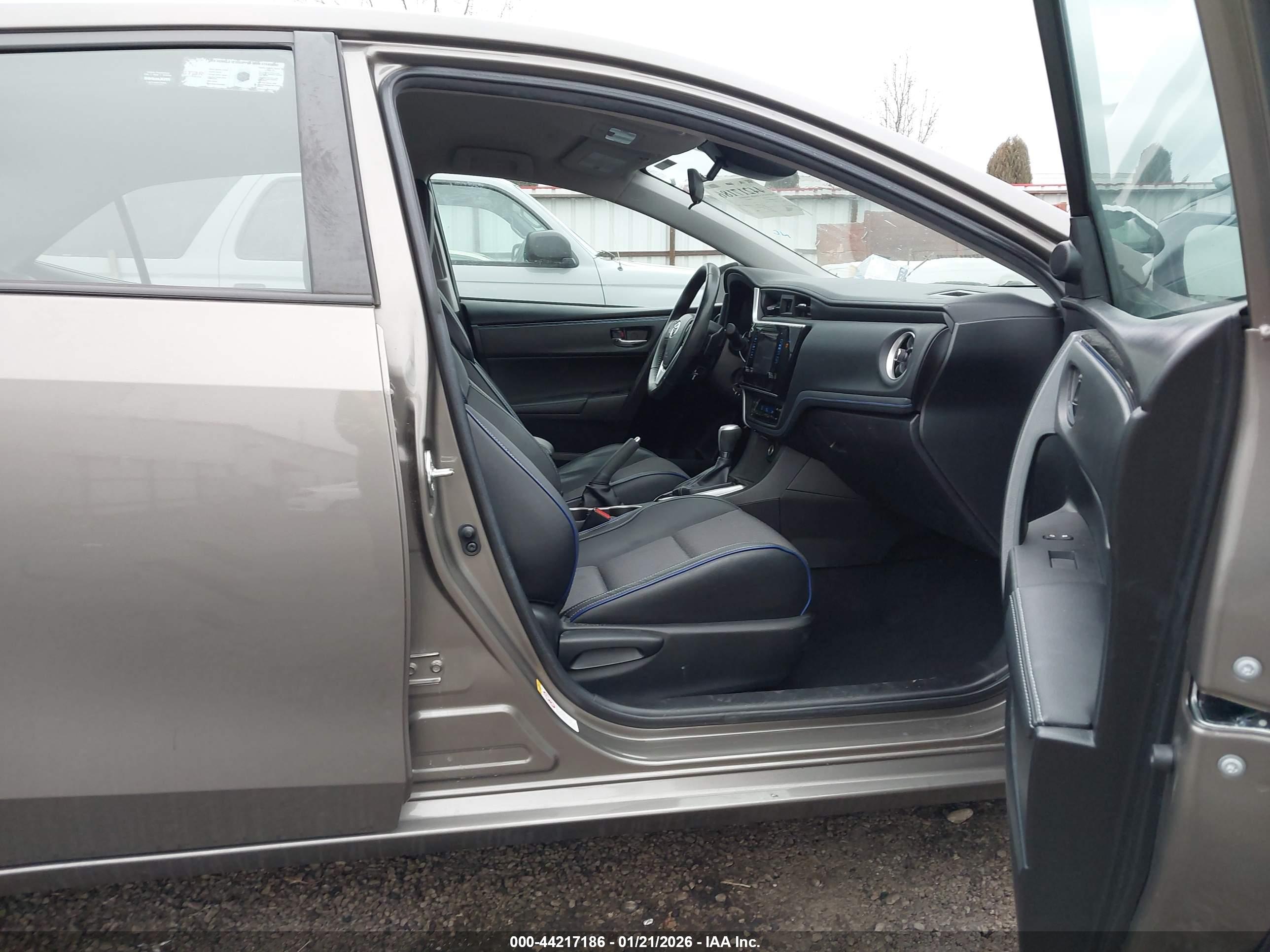 TOYOTA COROLLA image 5