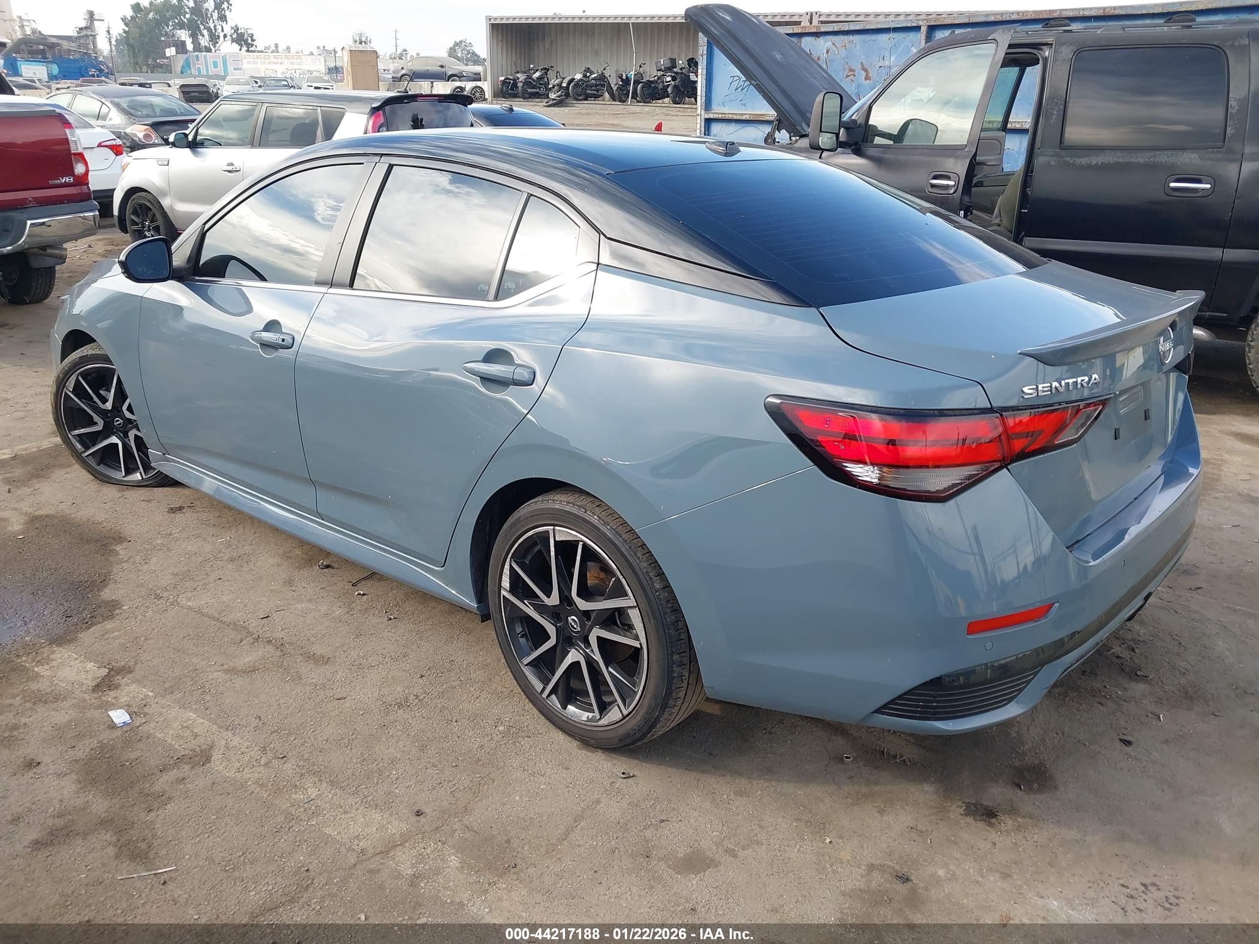 NISSAN SENTRA image 3