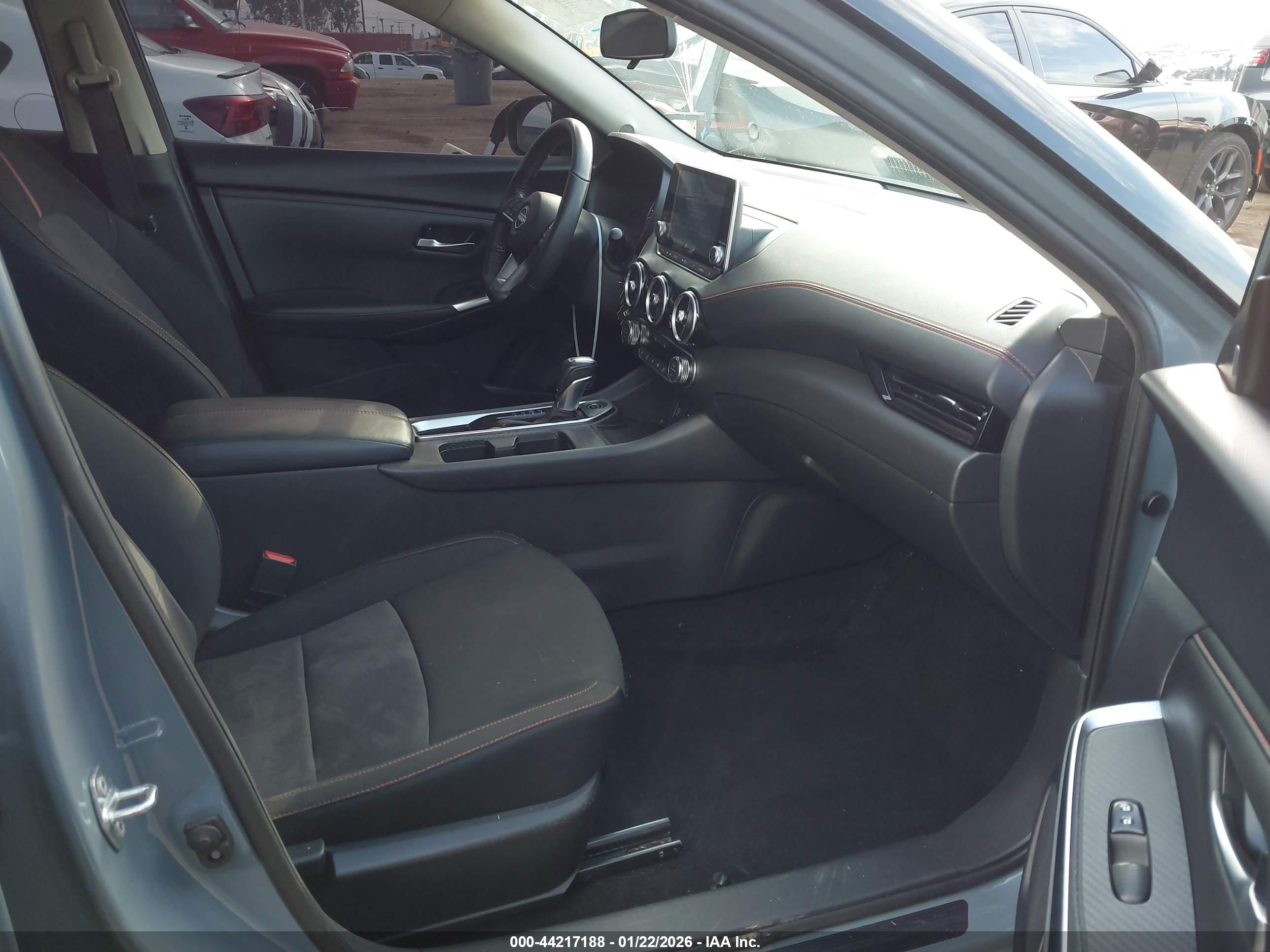 NISSAN SENTRA image 5