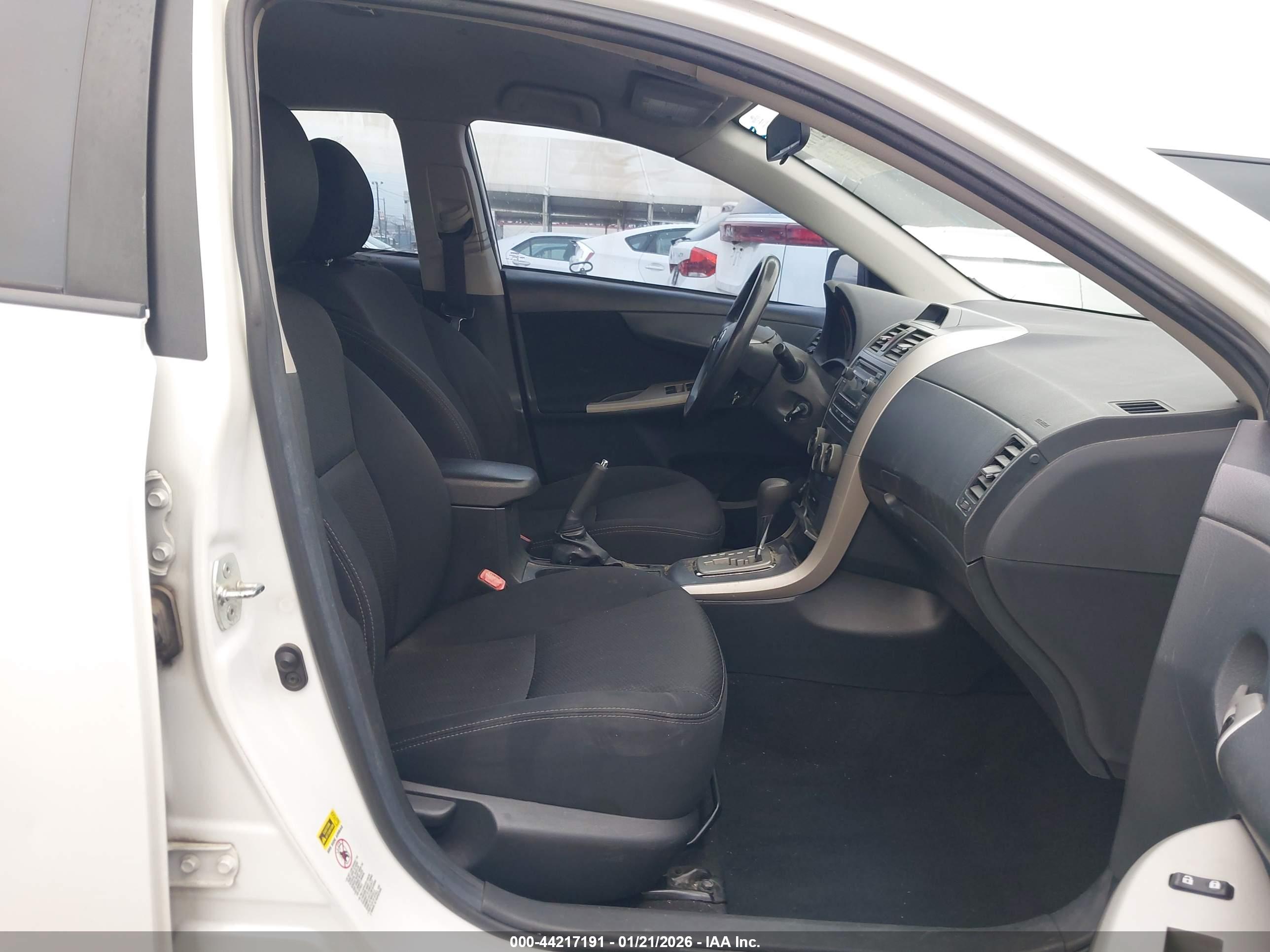 TOYOTA COROLLA image 5