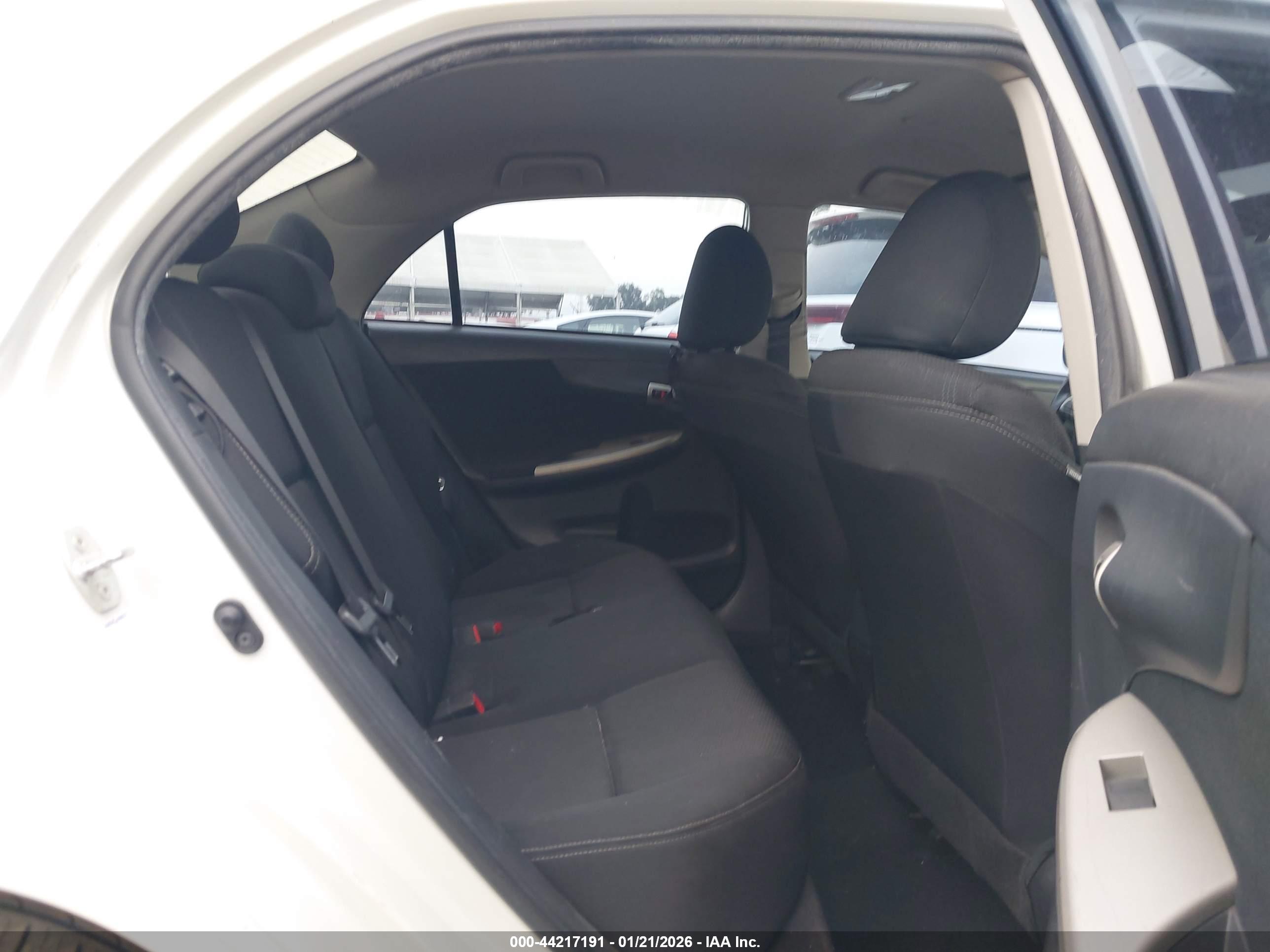 TOYOTA COROLLA image 8