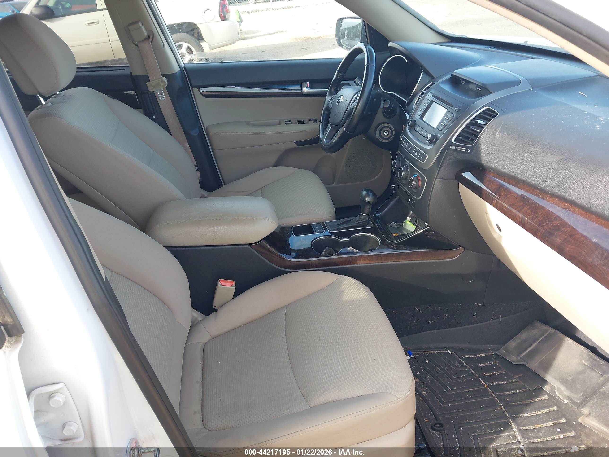 KIA SORENTO image 5
