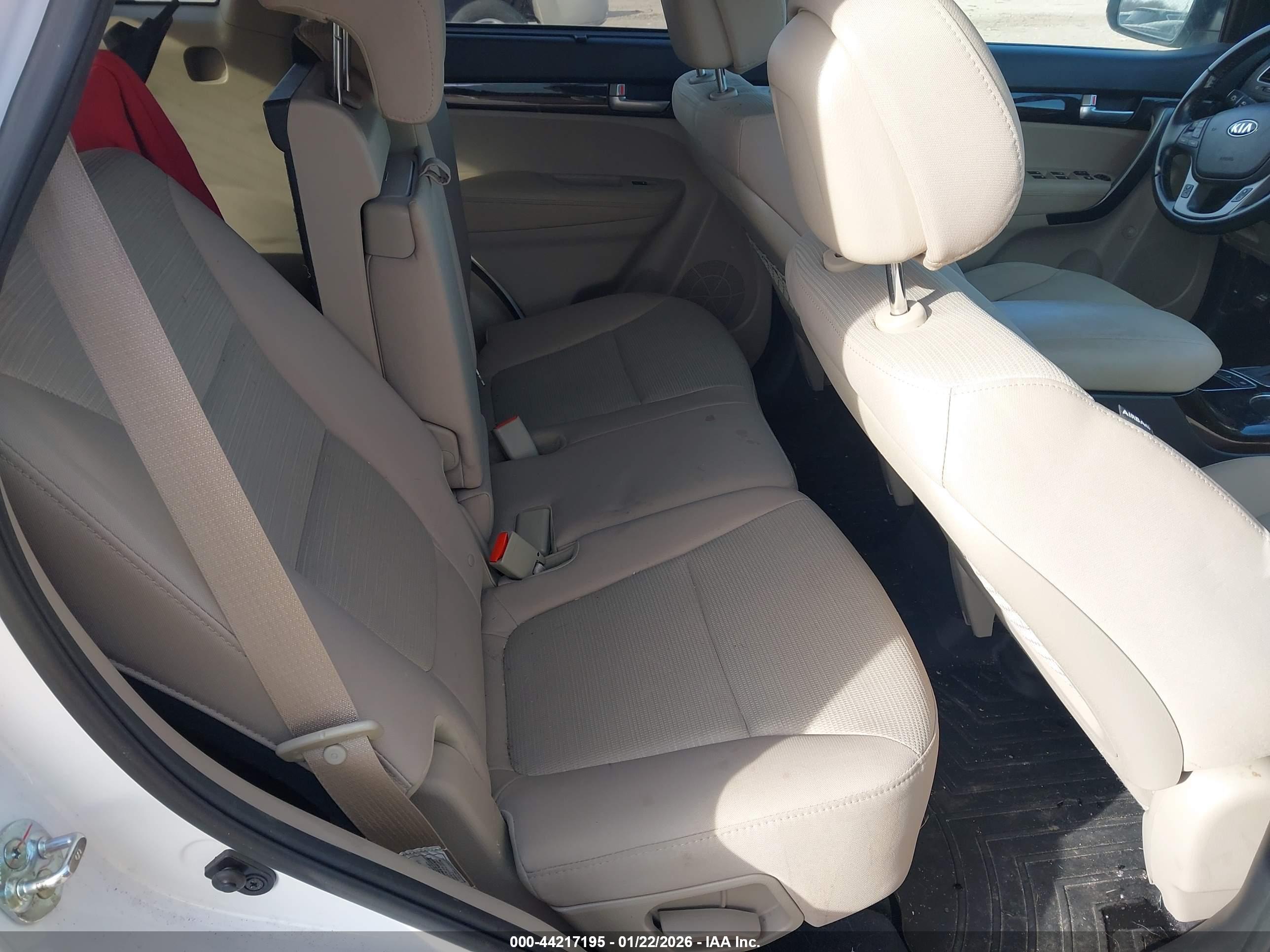 KIA SORENTO image 8