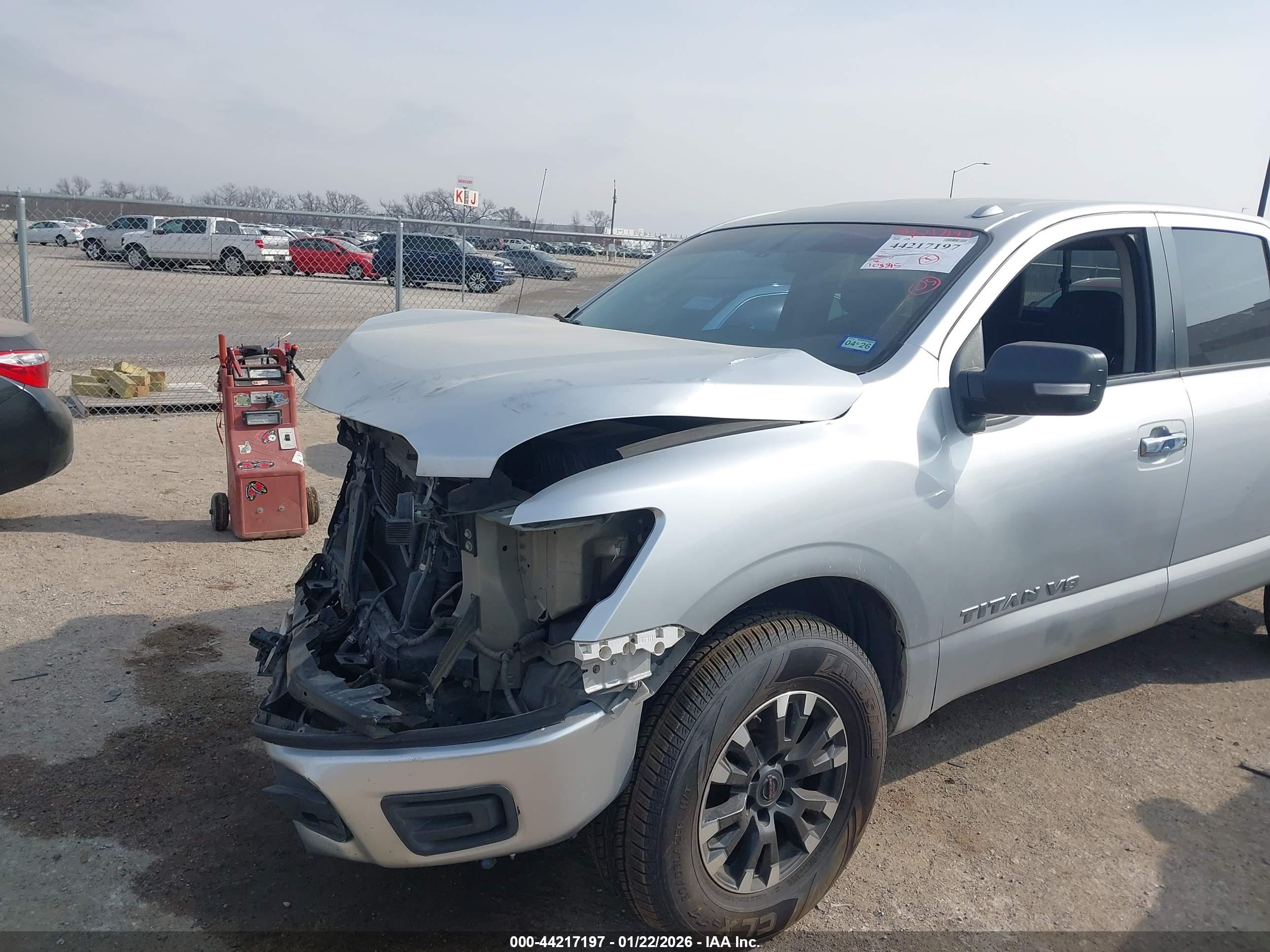 NISSAN TITAN image 6