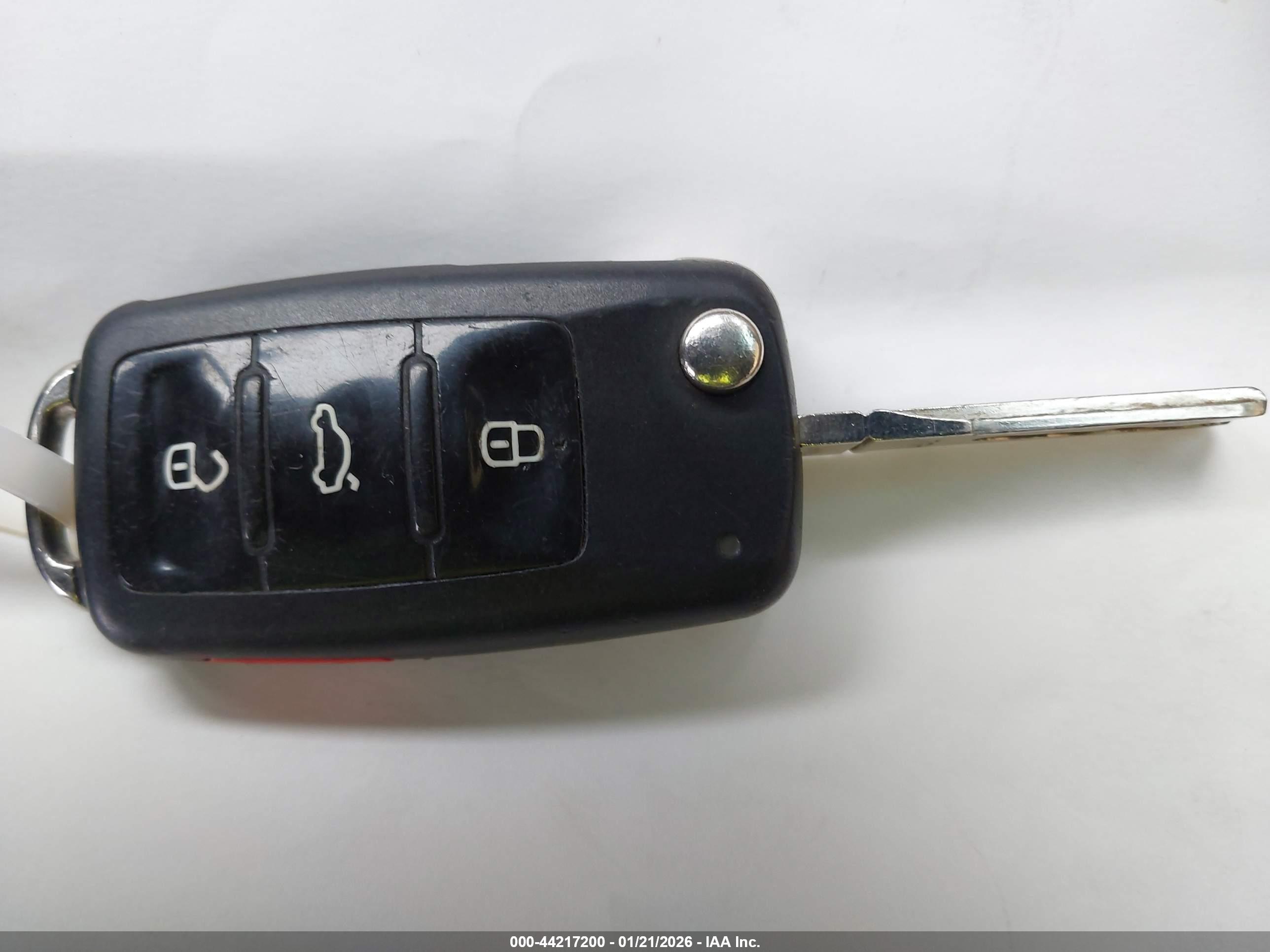 VOLKSWAGEN PASSAT image 11