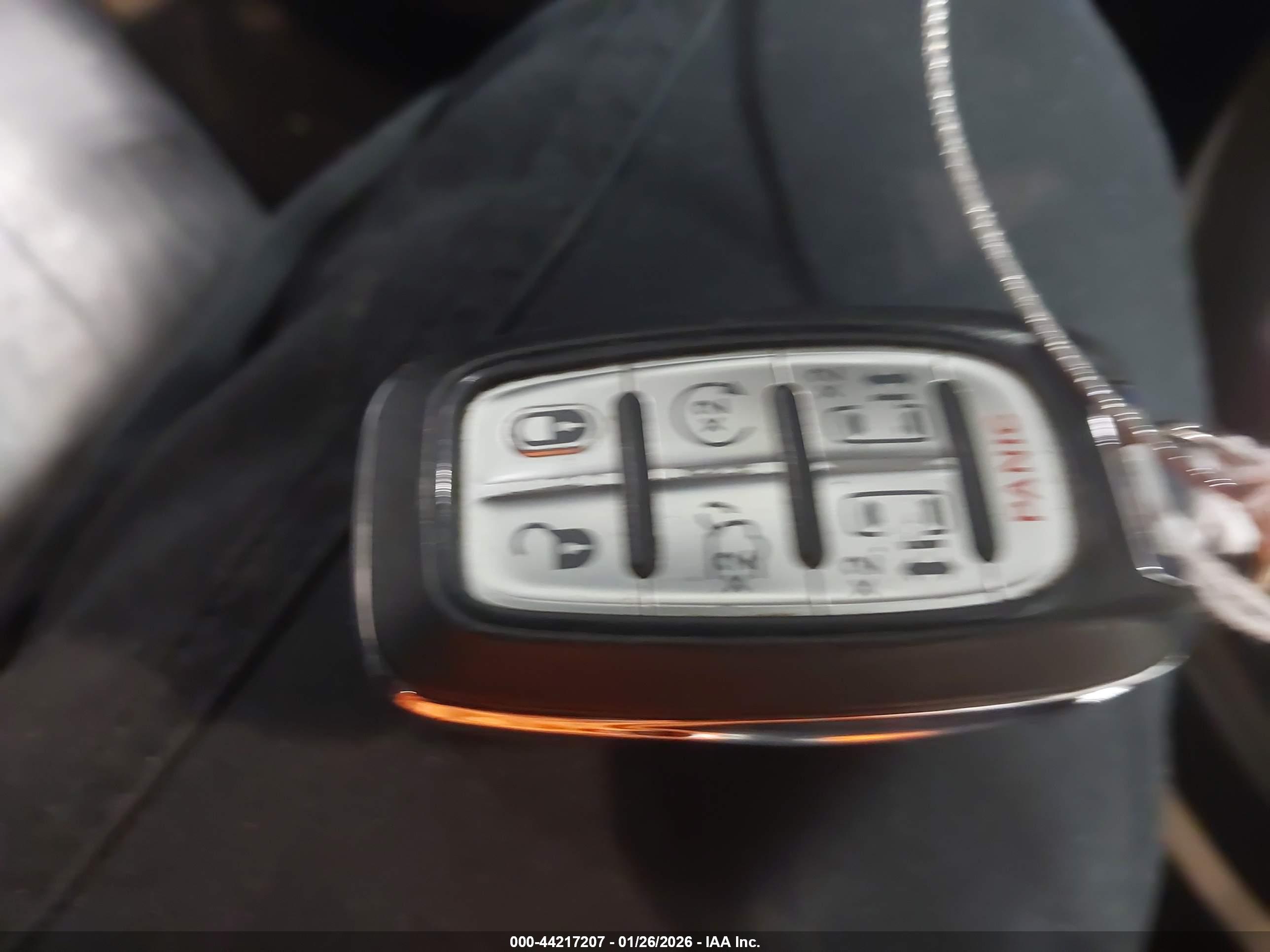 CHRYSLER PACIFICA image 11