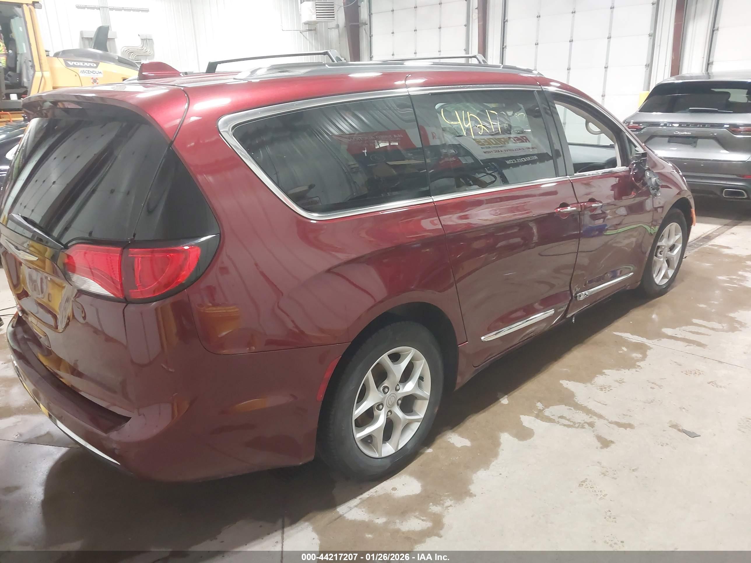 CHRYSLER PACIFICA image 4