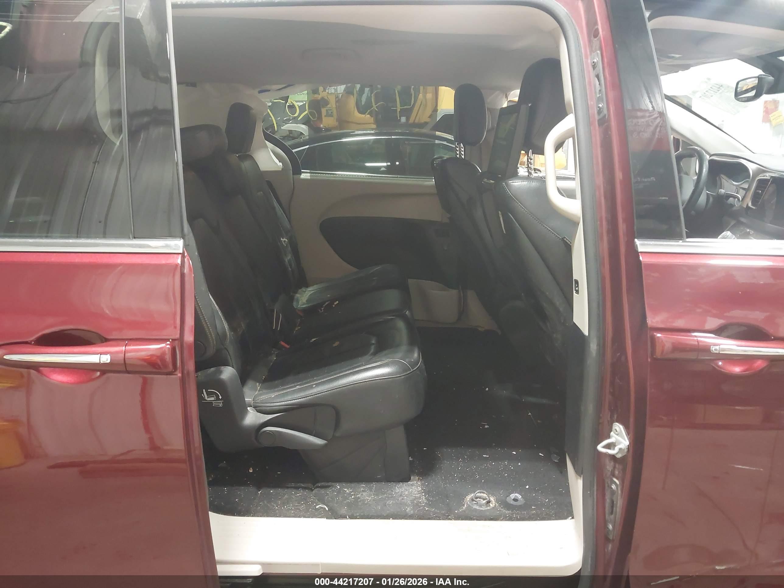 CHRYSLER PACIFICA image 8