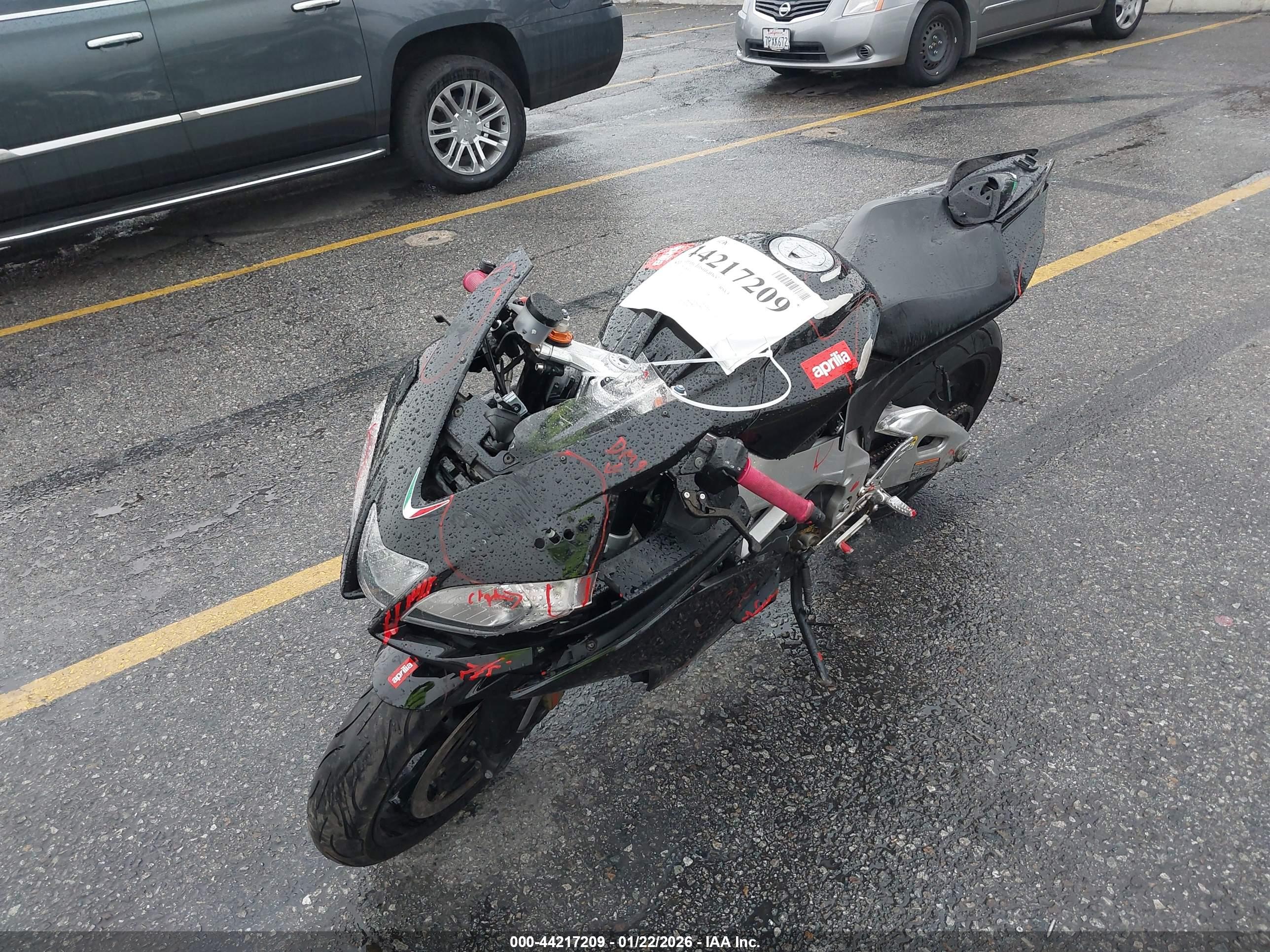 APRILIA RSV4 image 2