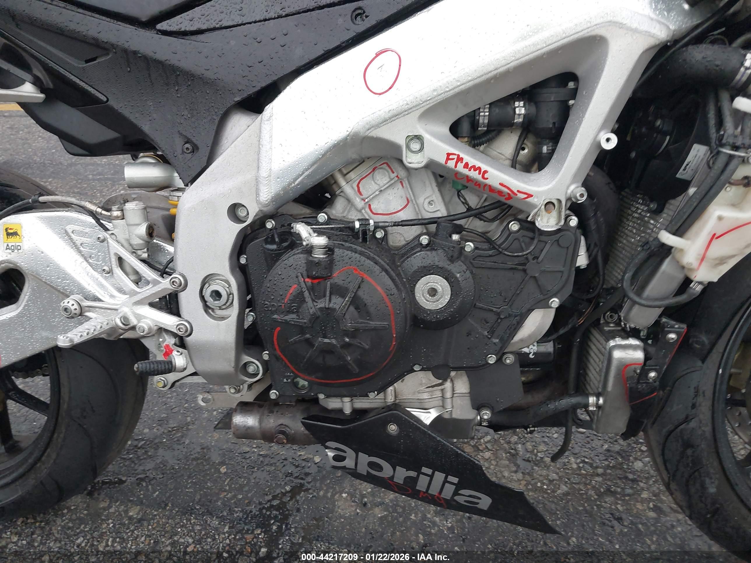 APRILIA RSV4 image 8