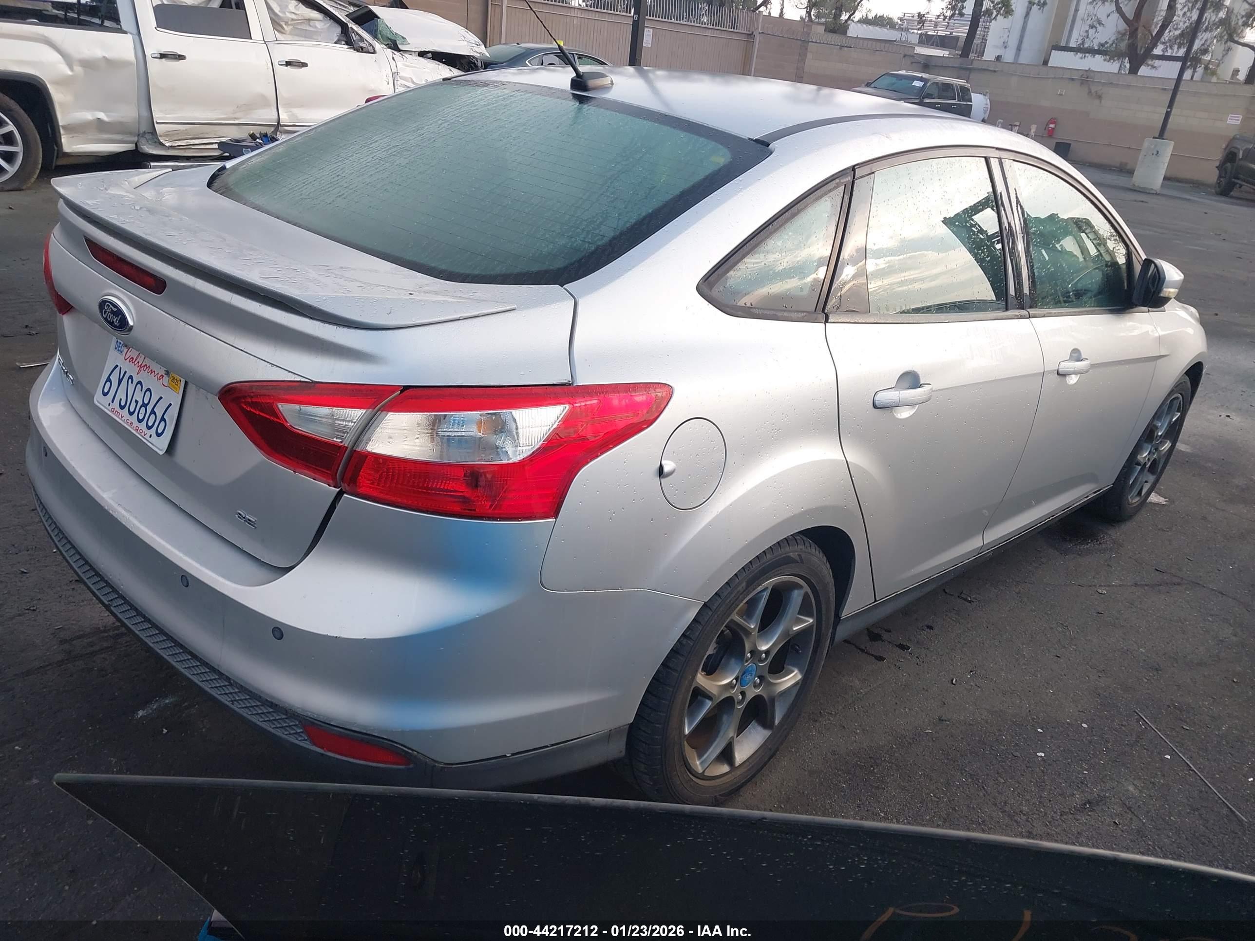 FORD FOCUS image 4