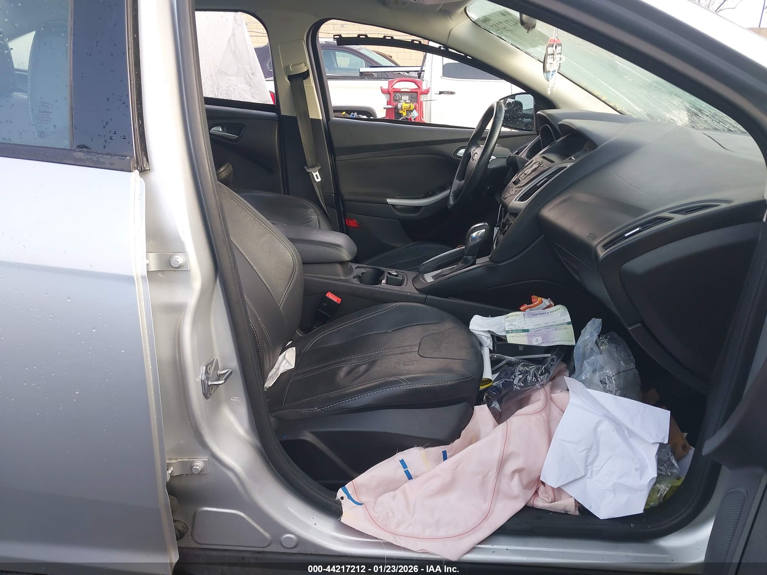 FORD FOCUS image 5