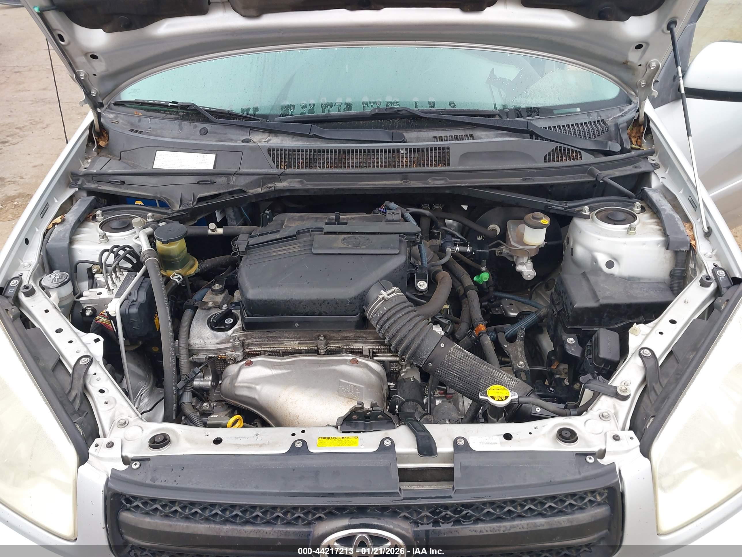 TOYOTA RAV4 image 10