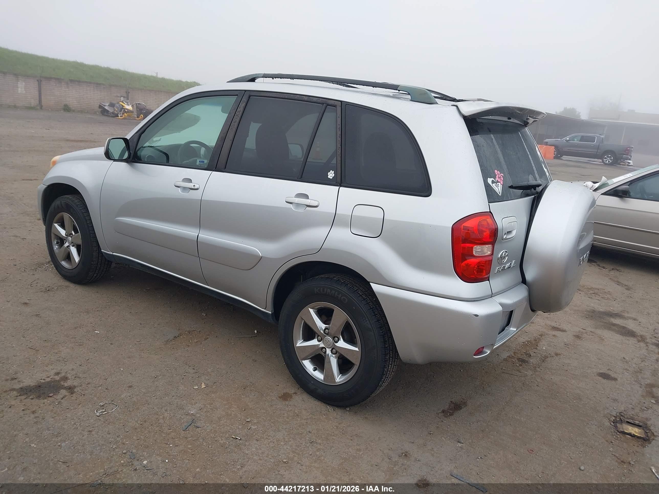 TOYOTA RAV4 image 3