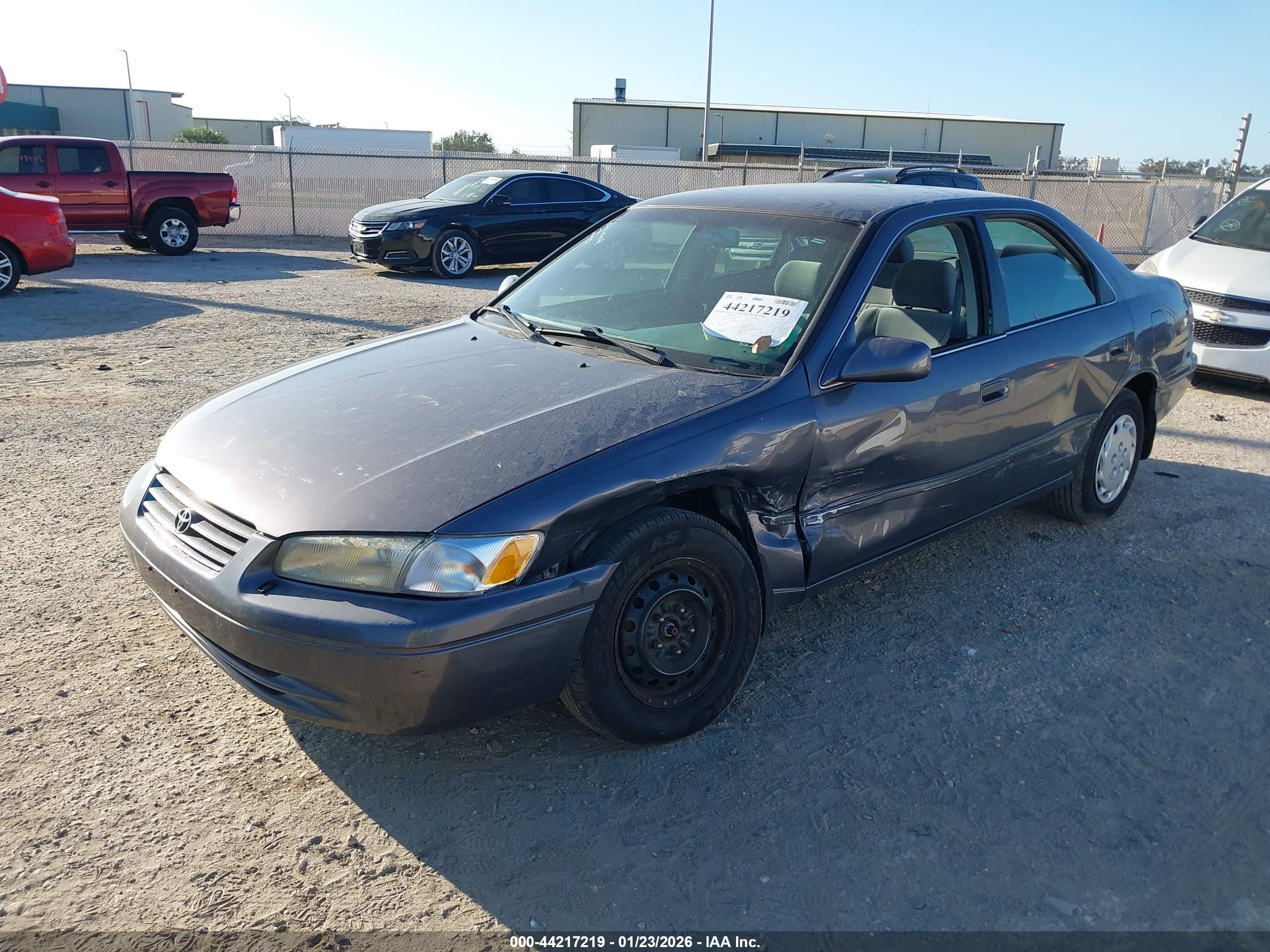 TOYOTA CAMRY image 2
