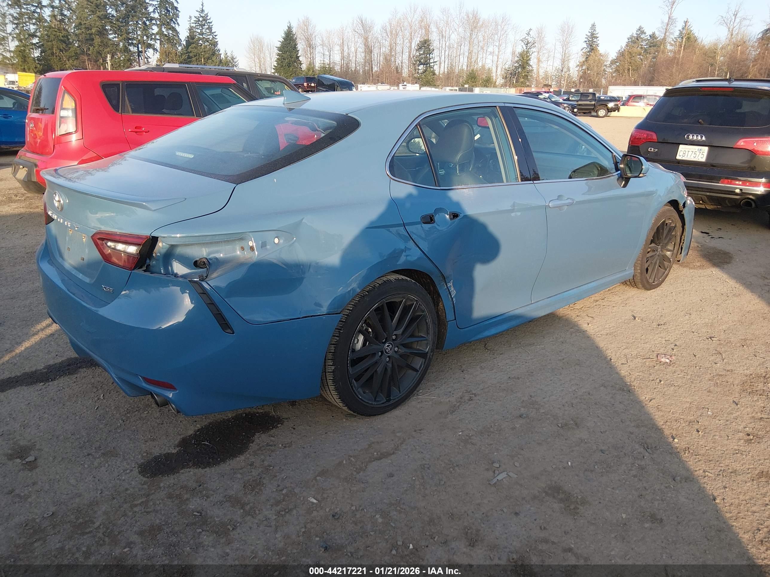 TOYOTA CAMRY image 4