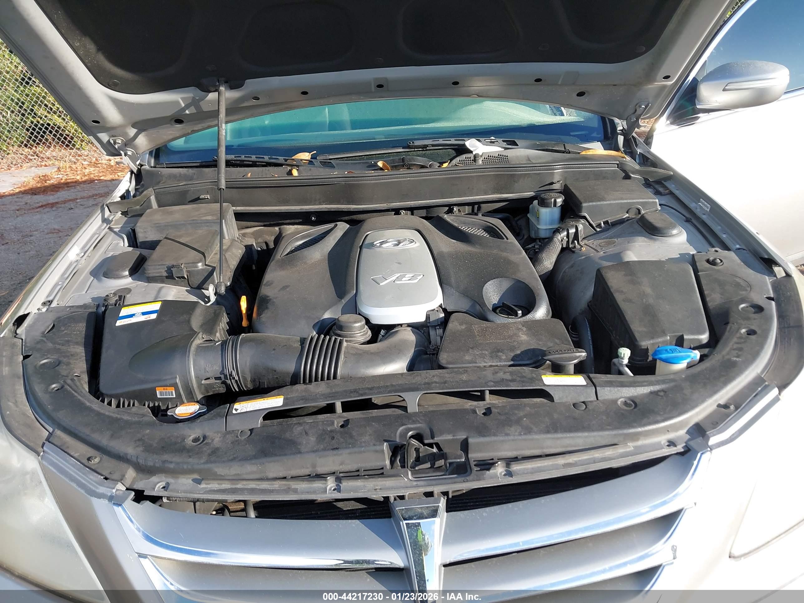 HYUNDAI GENESIS image 10