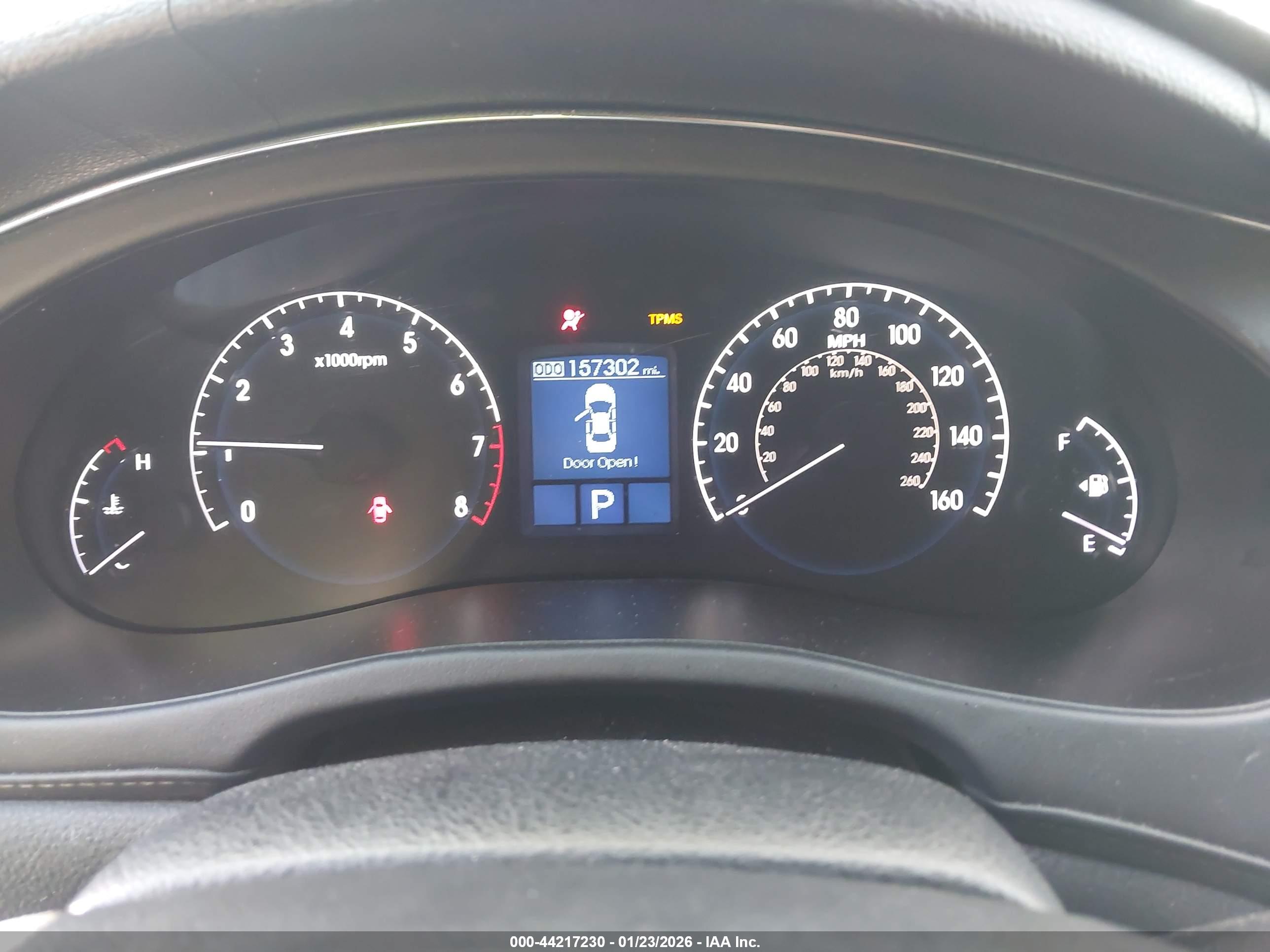 HYUNDAI GENESIS image 7