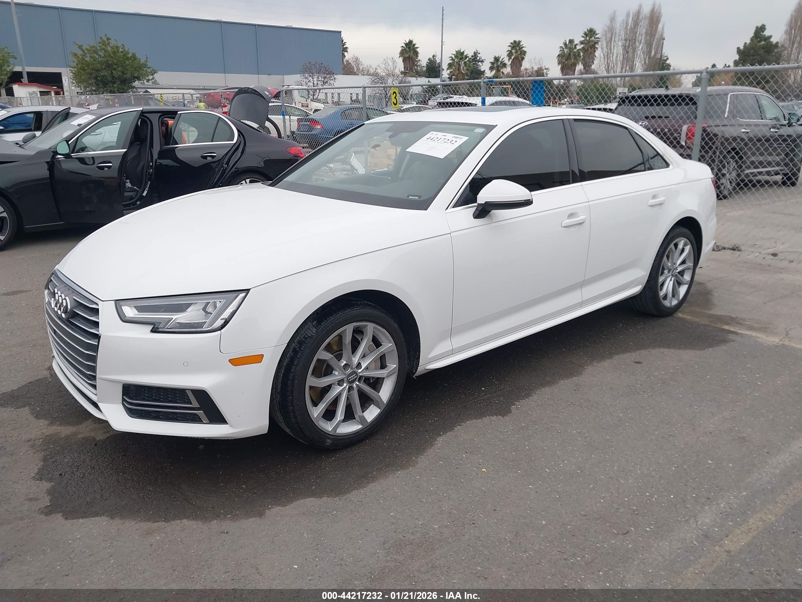AUDI A4 image 2
