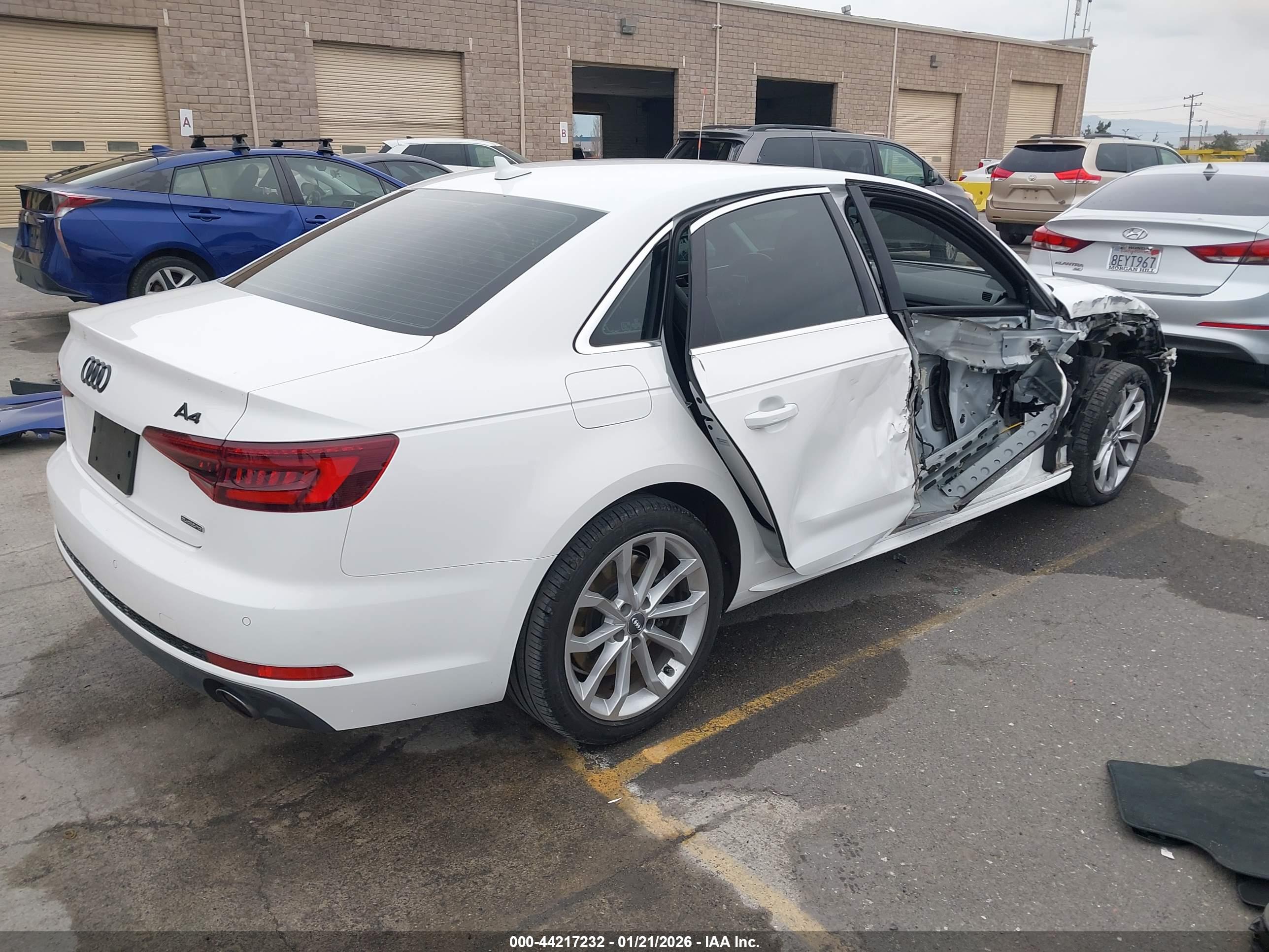 AUDI A4 image 4