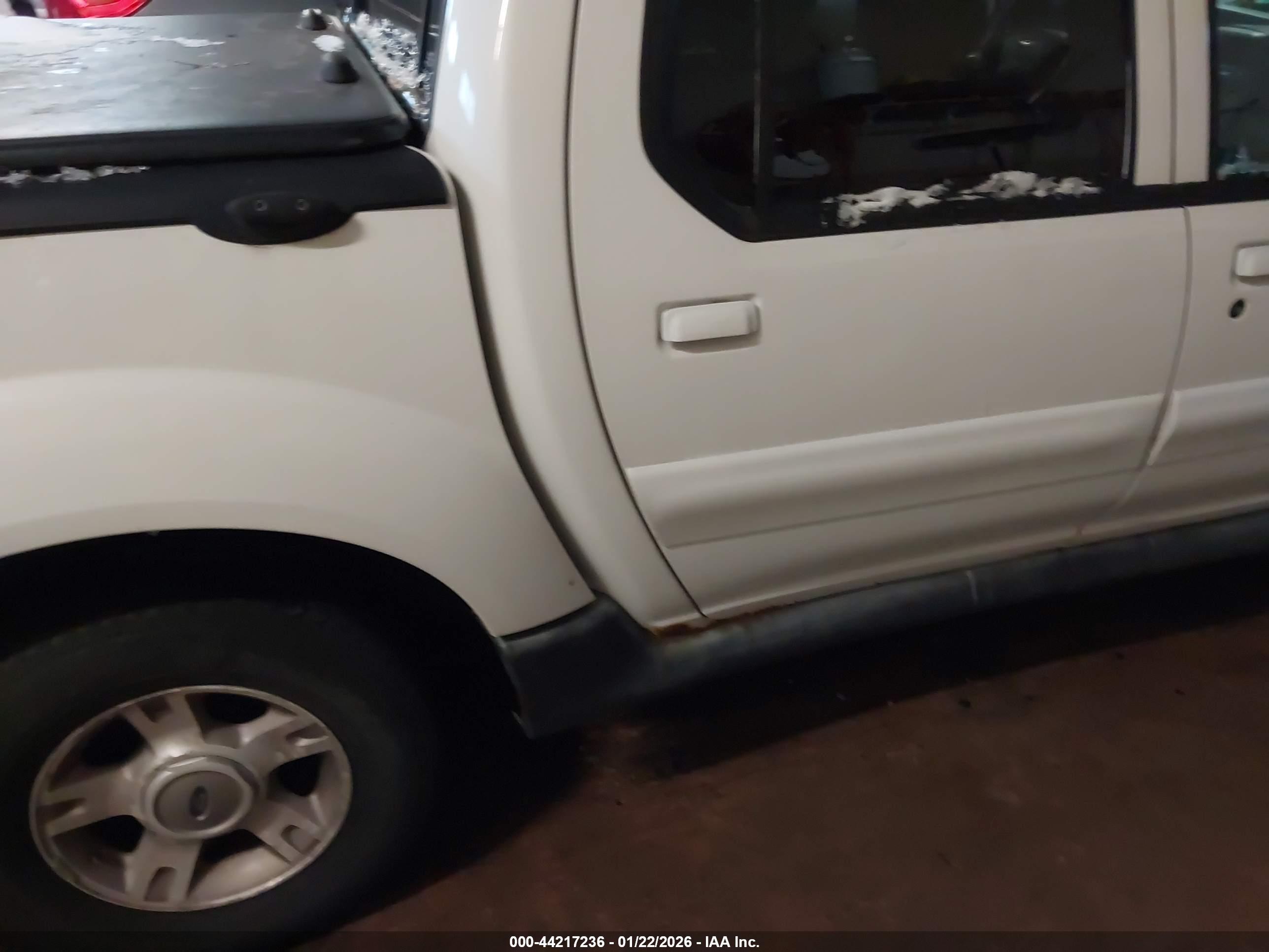 FORD EXPLORER image 6