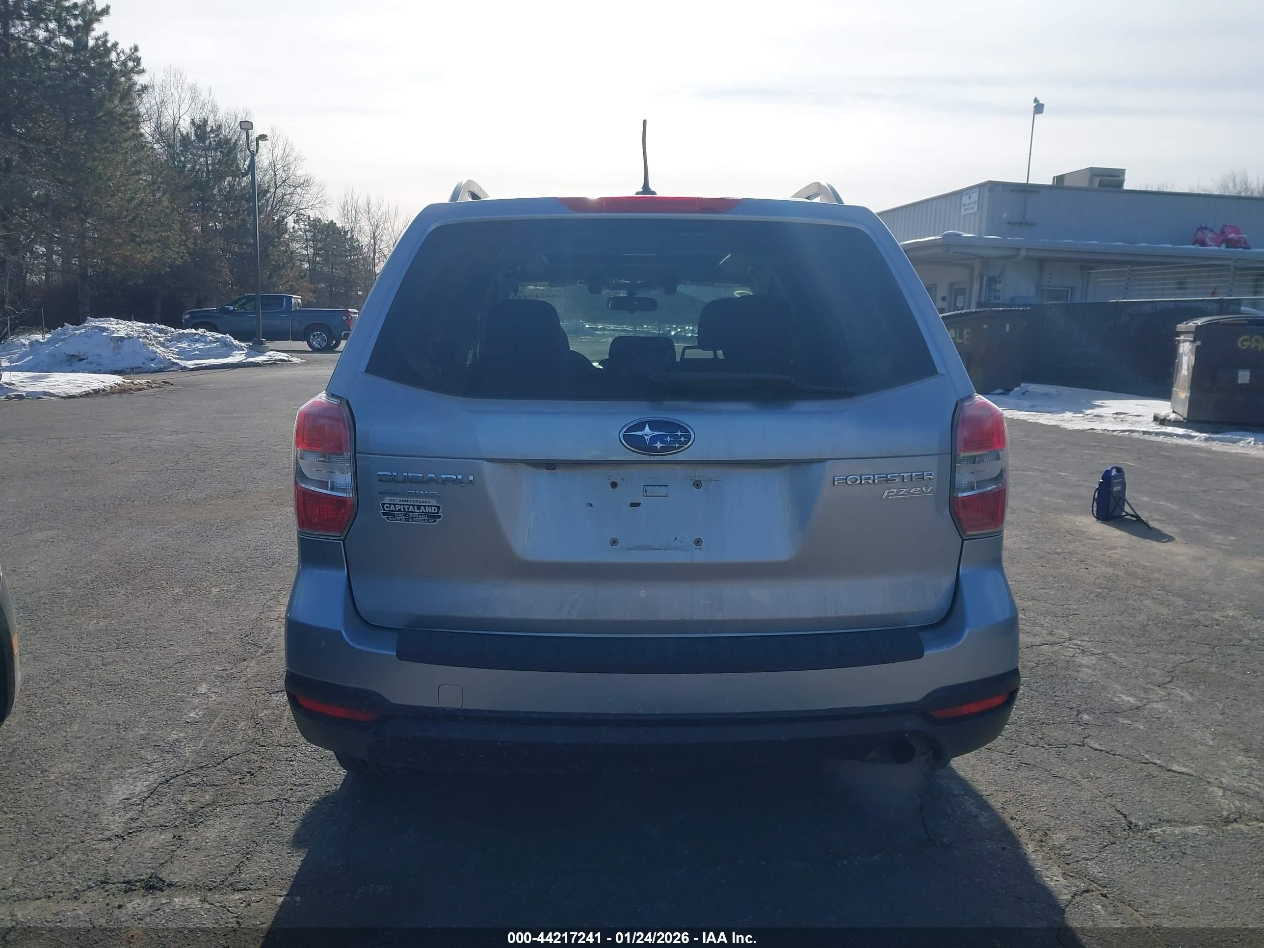 SUBARU FORESTER image 4