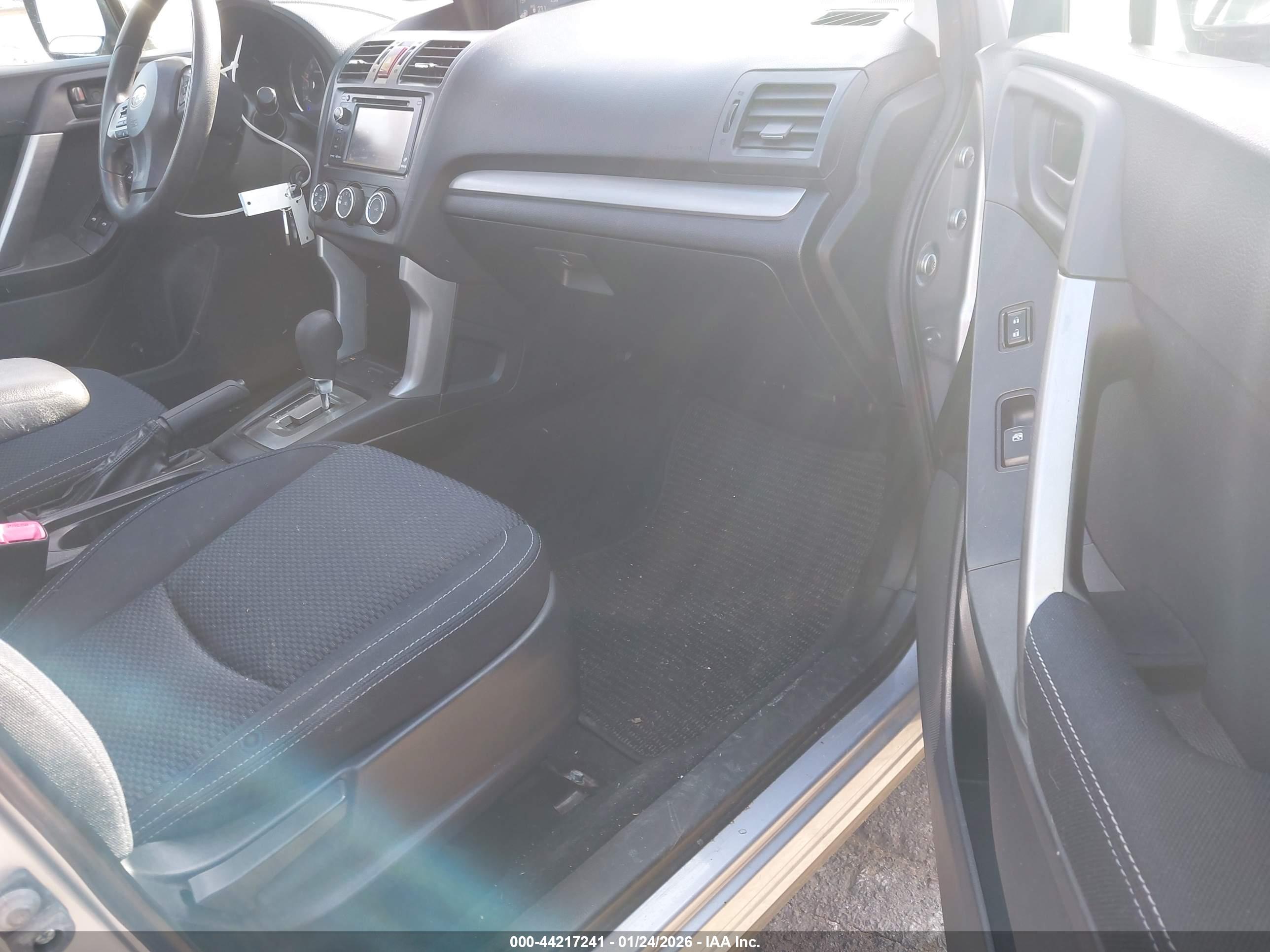 SUBARU FORESTER image 5