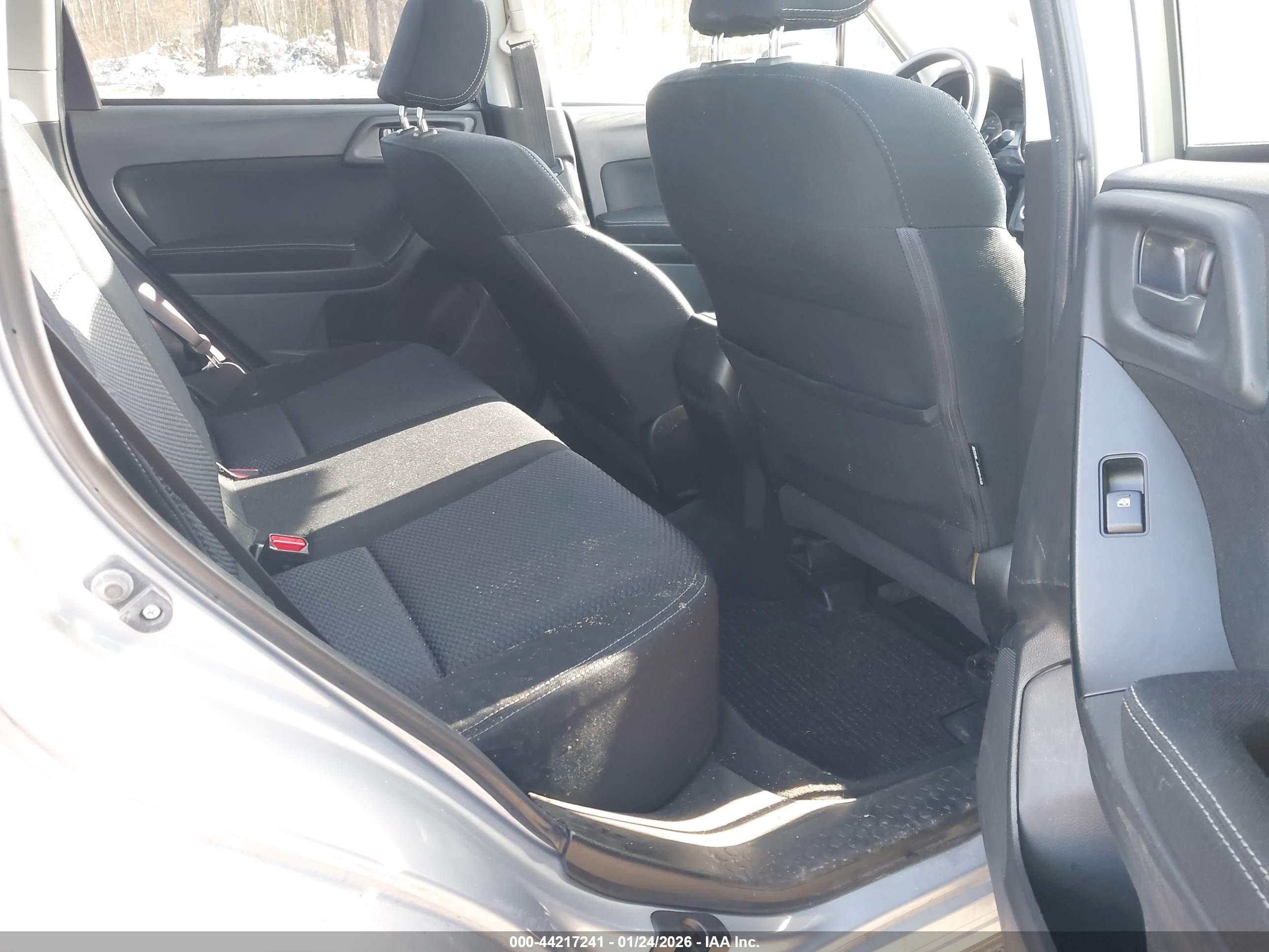 SUBARU FORESTER image 8