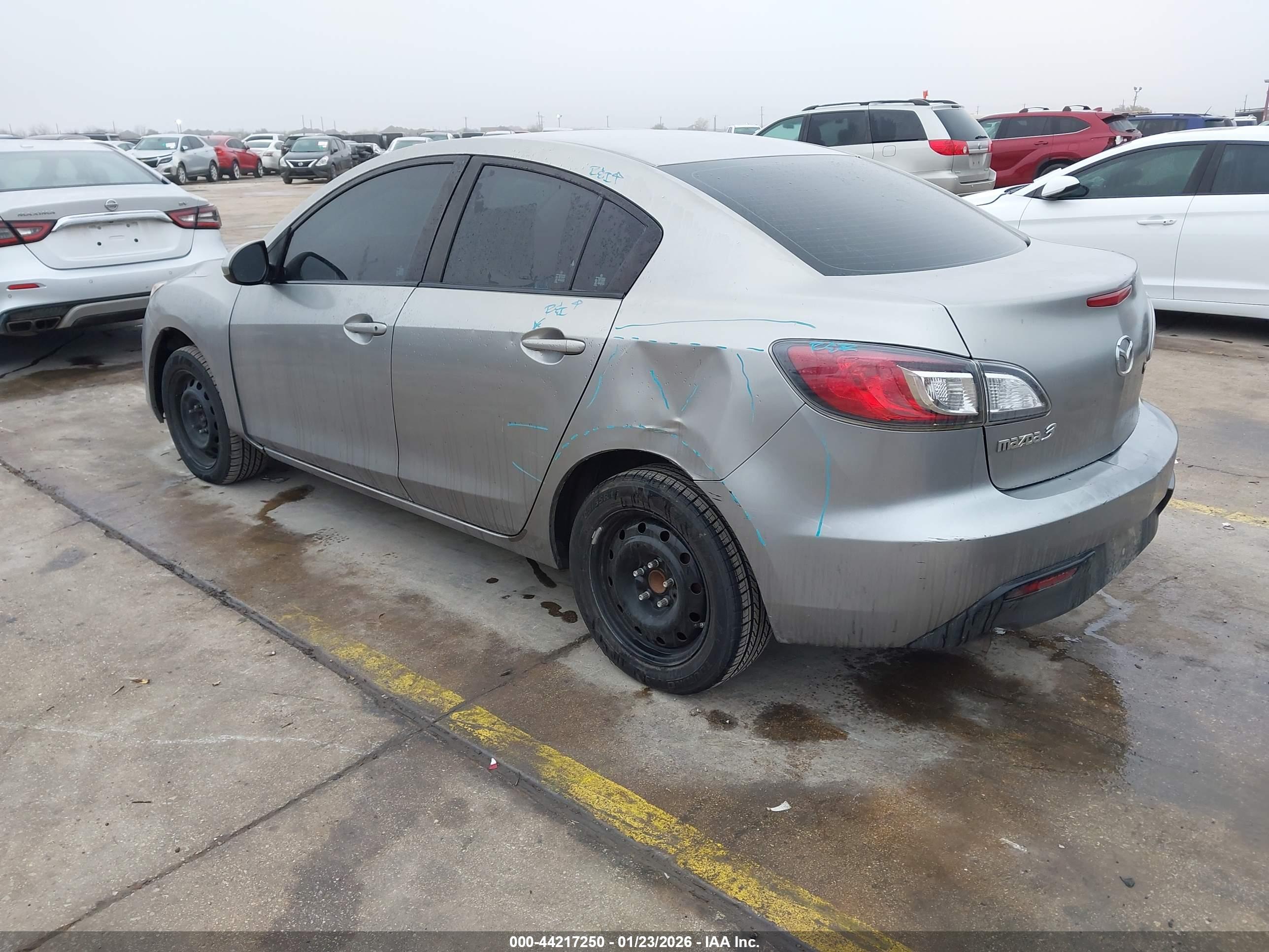 MAZDA MAZDA3 image 3