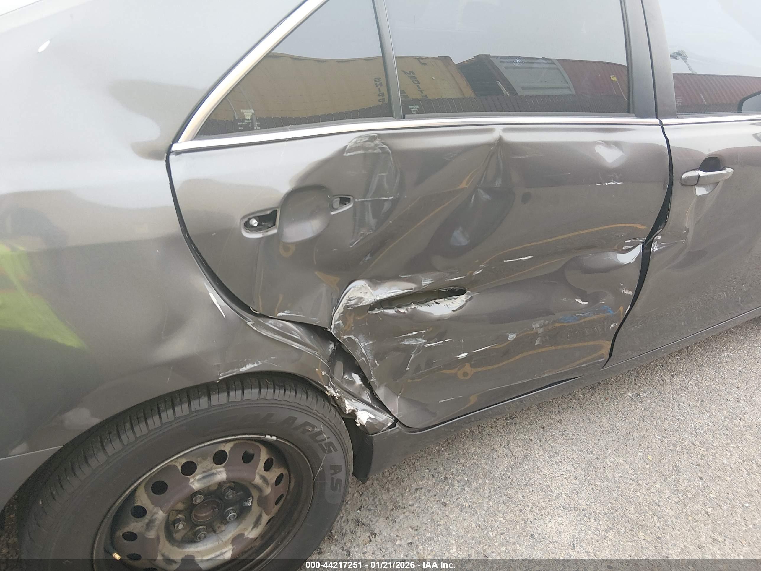 TOYOTA CAMRY image 6
