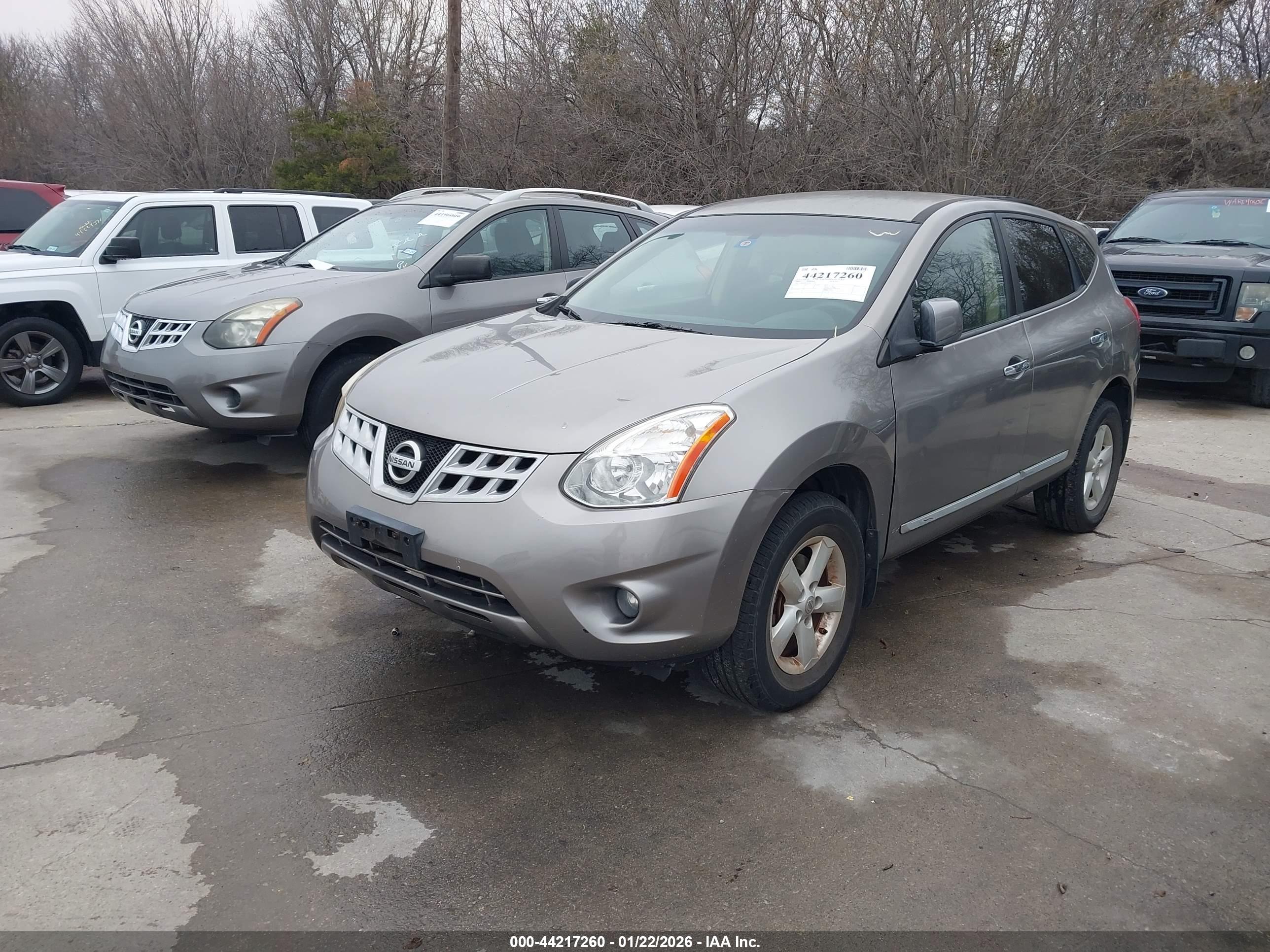 NISSAN ROGUE image 2