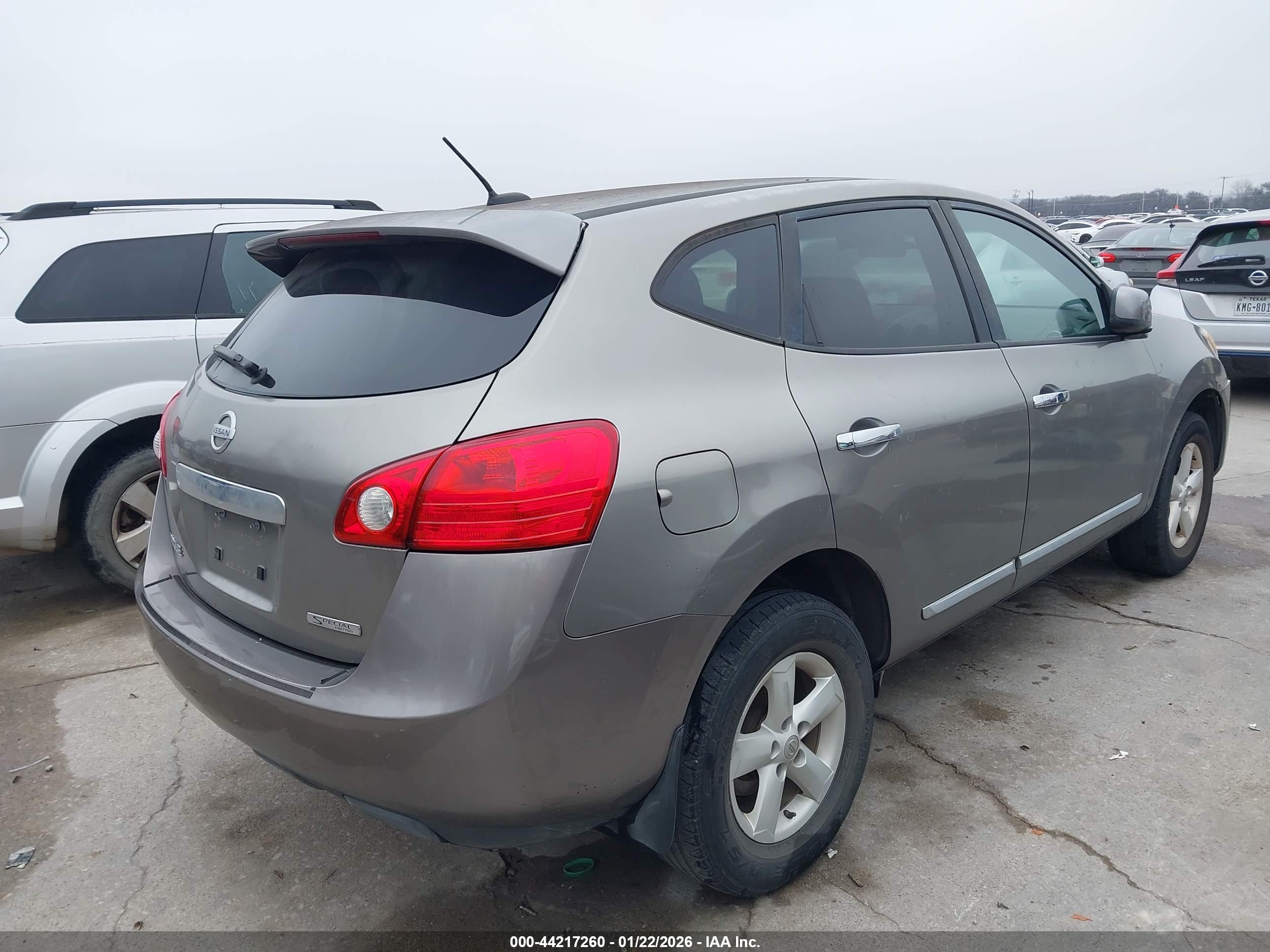 NISSAN ROGUE image 4