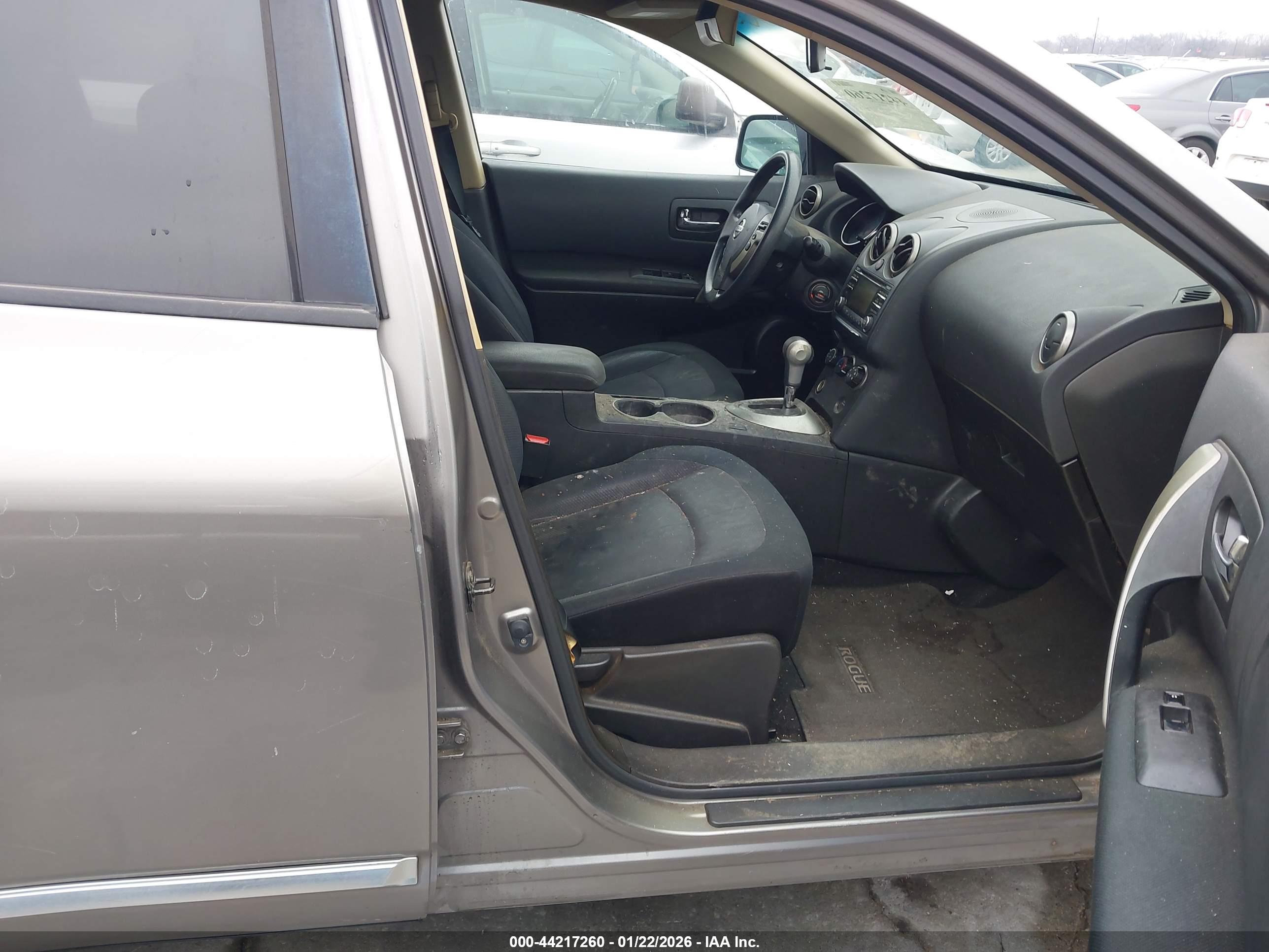 NISSAN ROGUE image 5