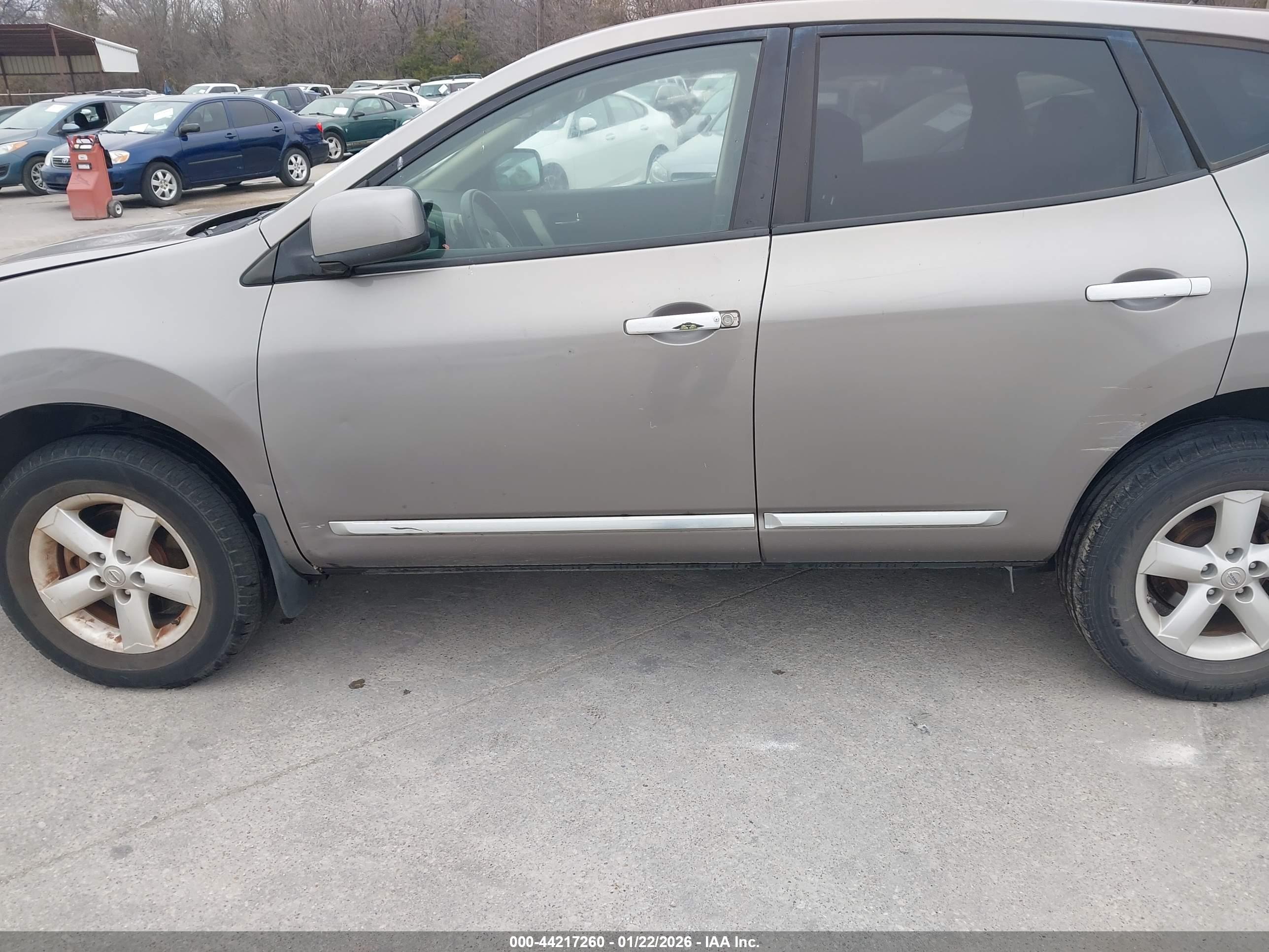 NISSAN ROGUE image 6