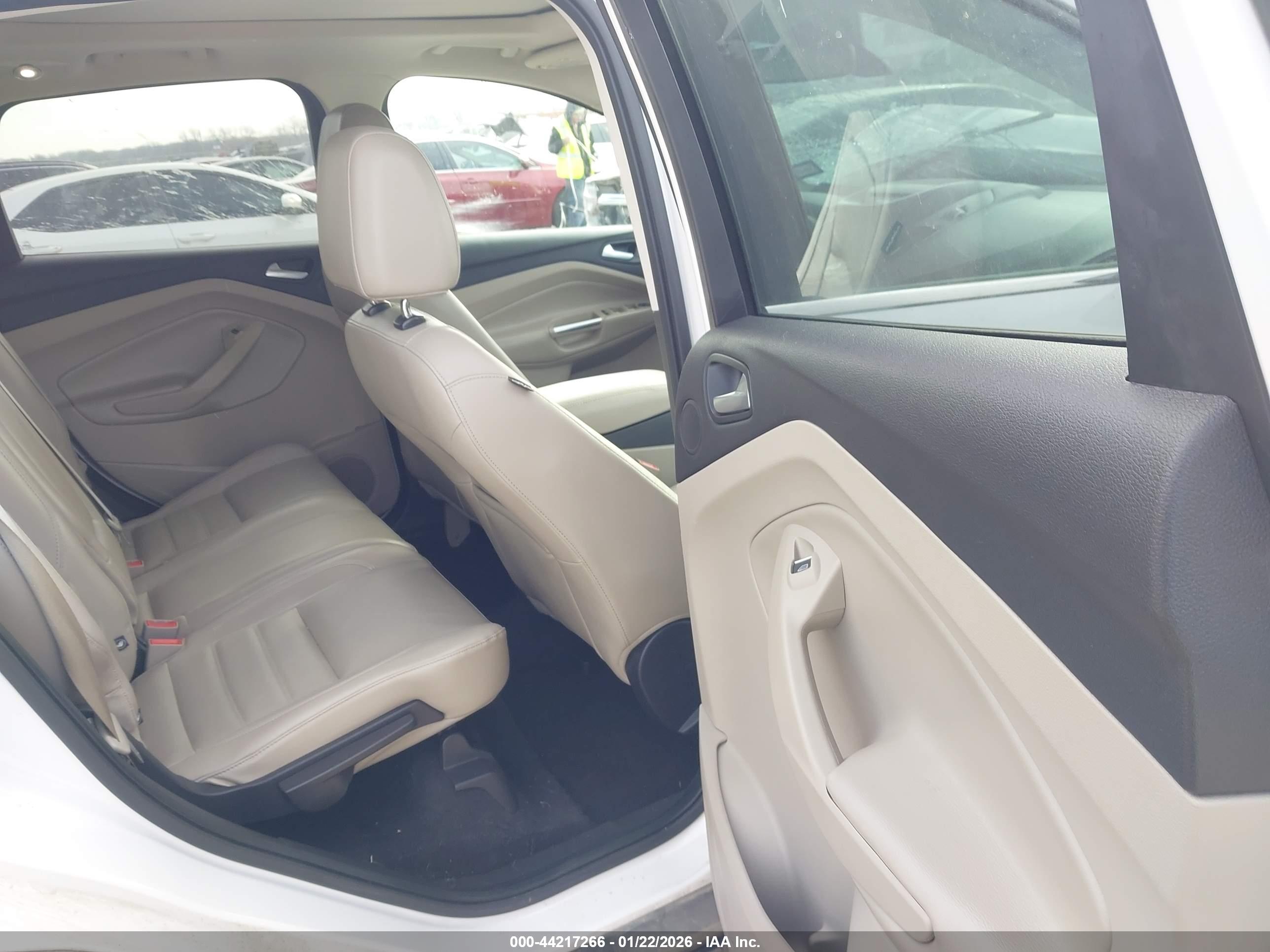 FORD ESCAPE image 8