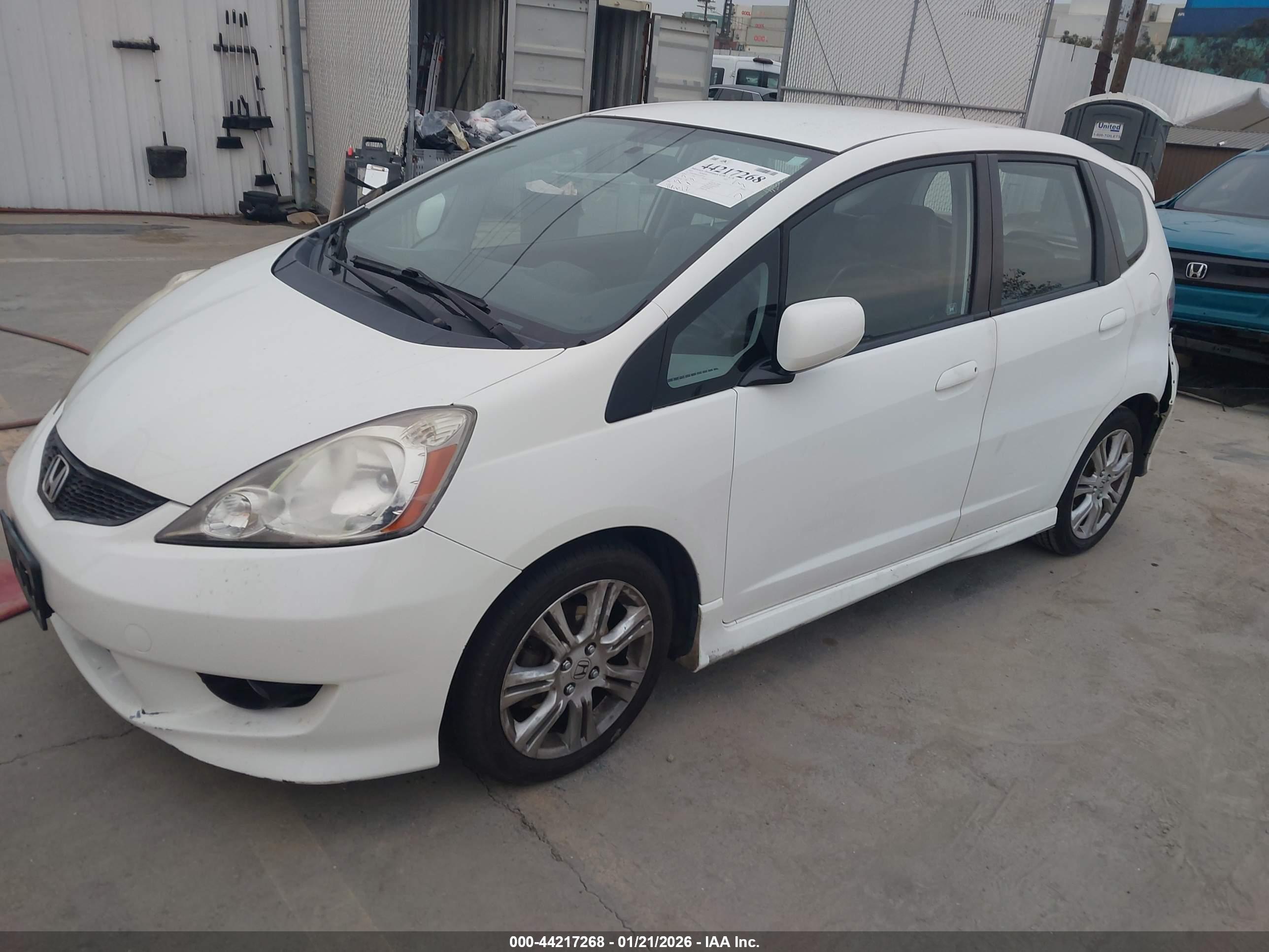 HONDA FIT image 2