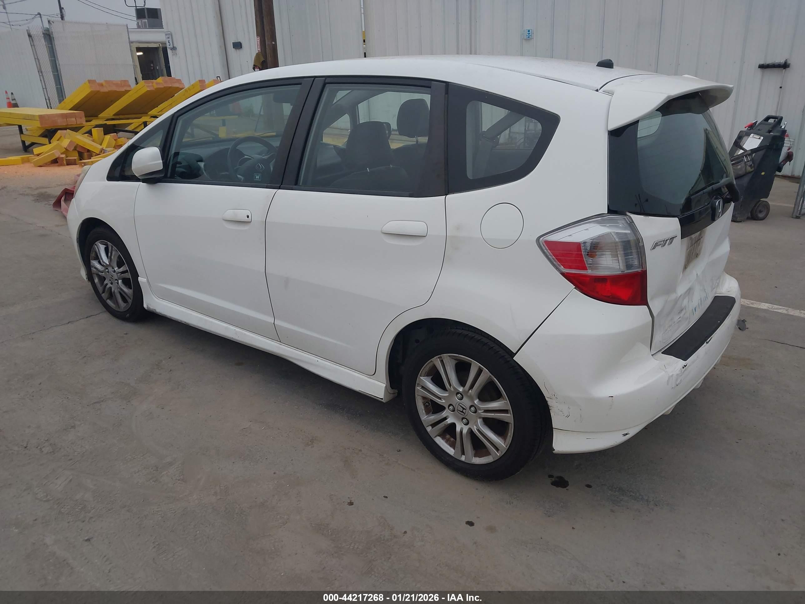 HONDA FIT image 3