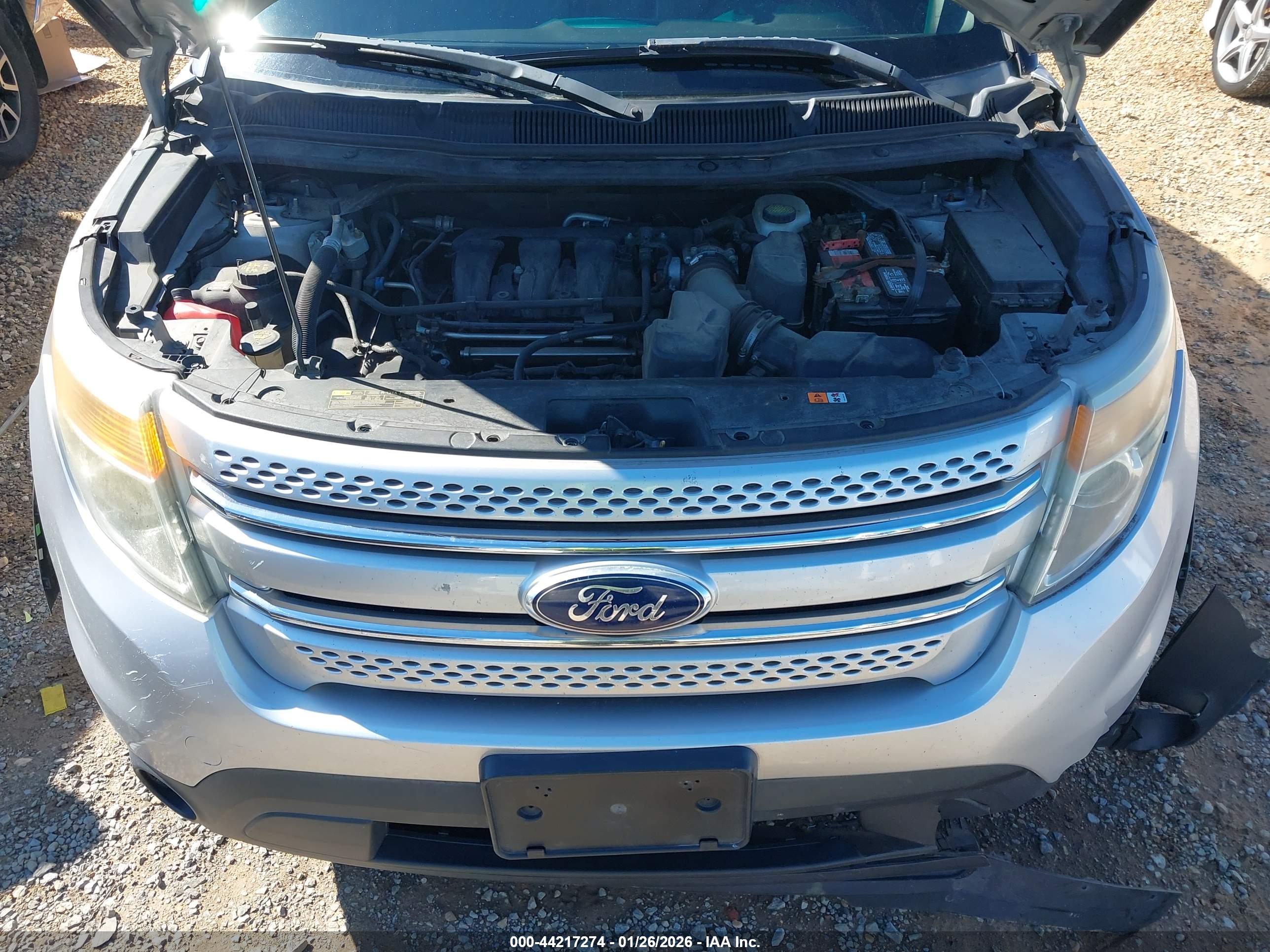 FORD EXPLORER image 10