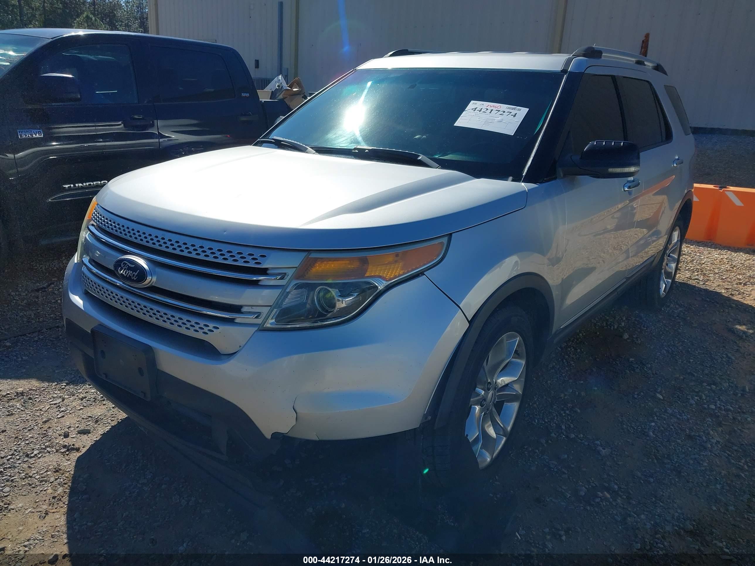 FORD EXPLORER image 6