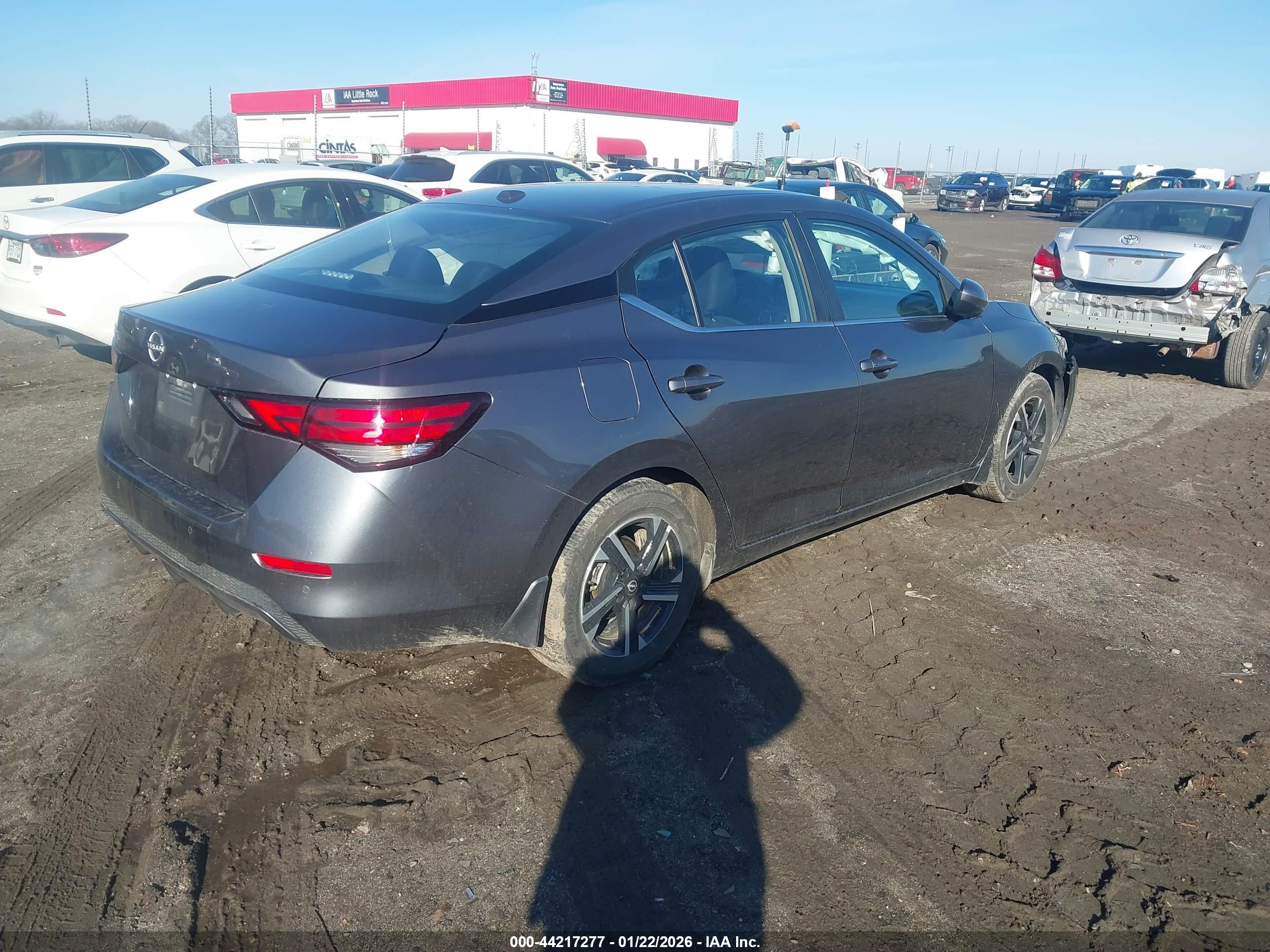 NISSAN SENTRA image 4