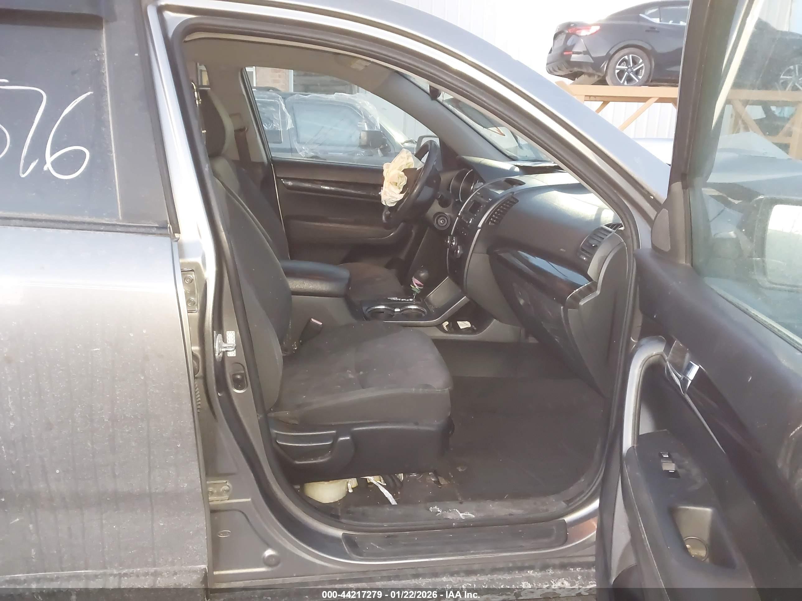 KIA SORENTO image 5