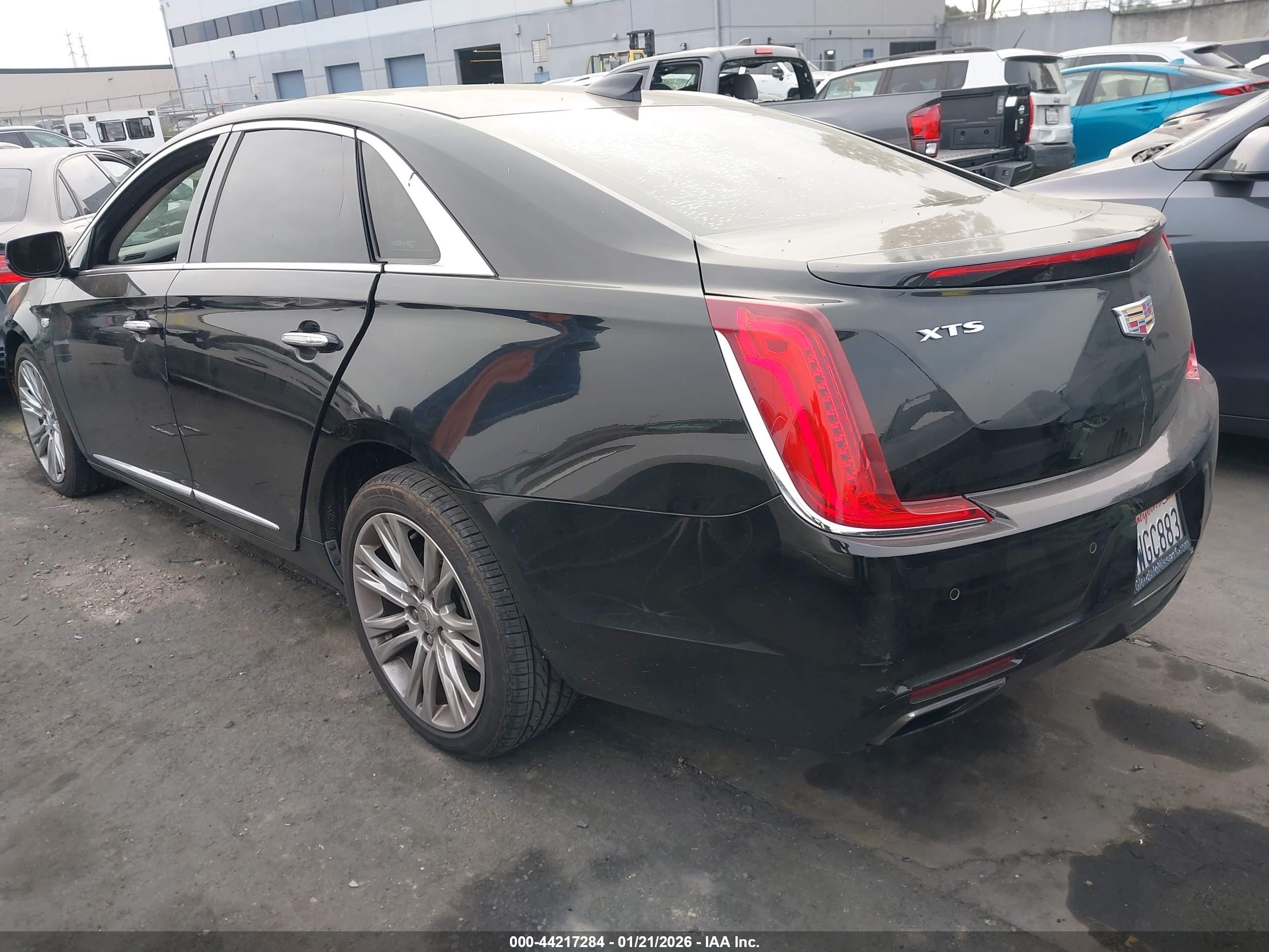 CADILLAC XTS image 3