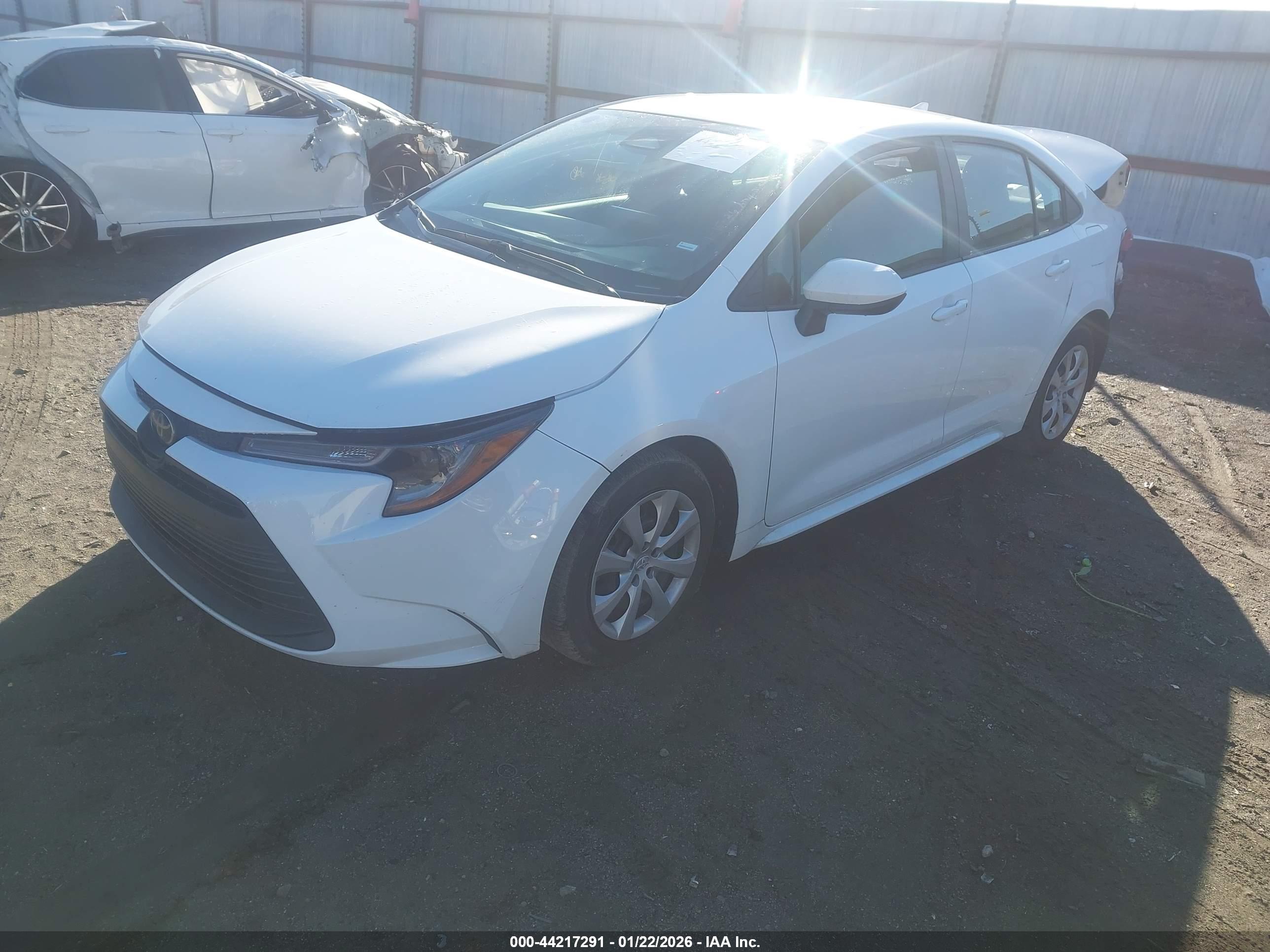 TOYOTA COROLLA image 2