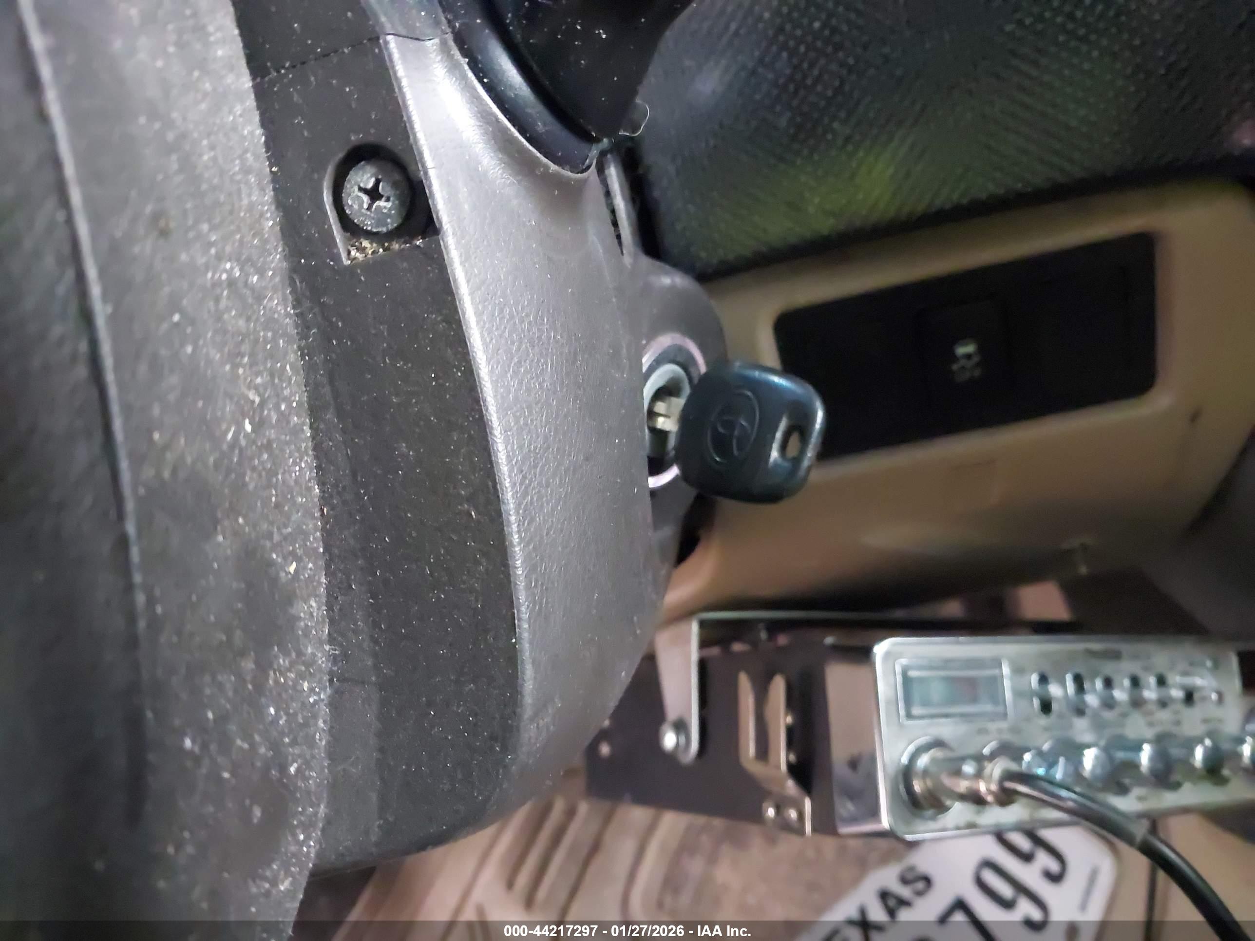 TOYOTA TUNDRA image 11