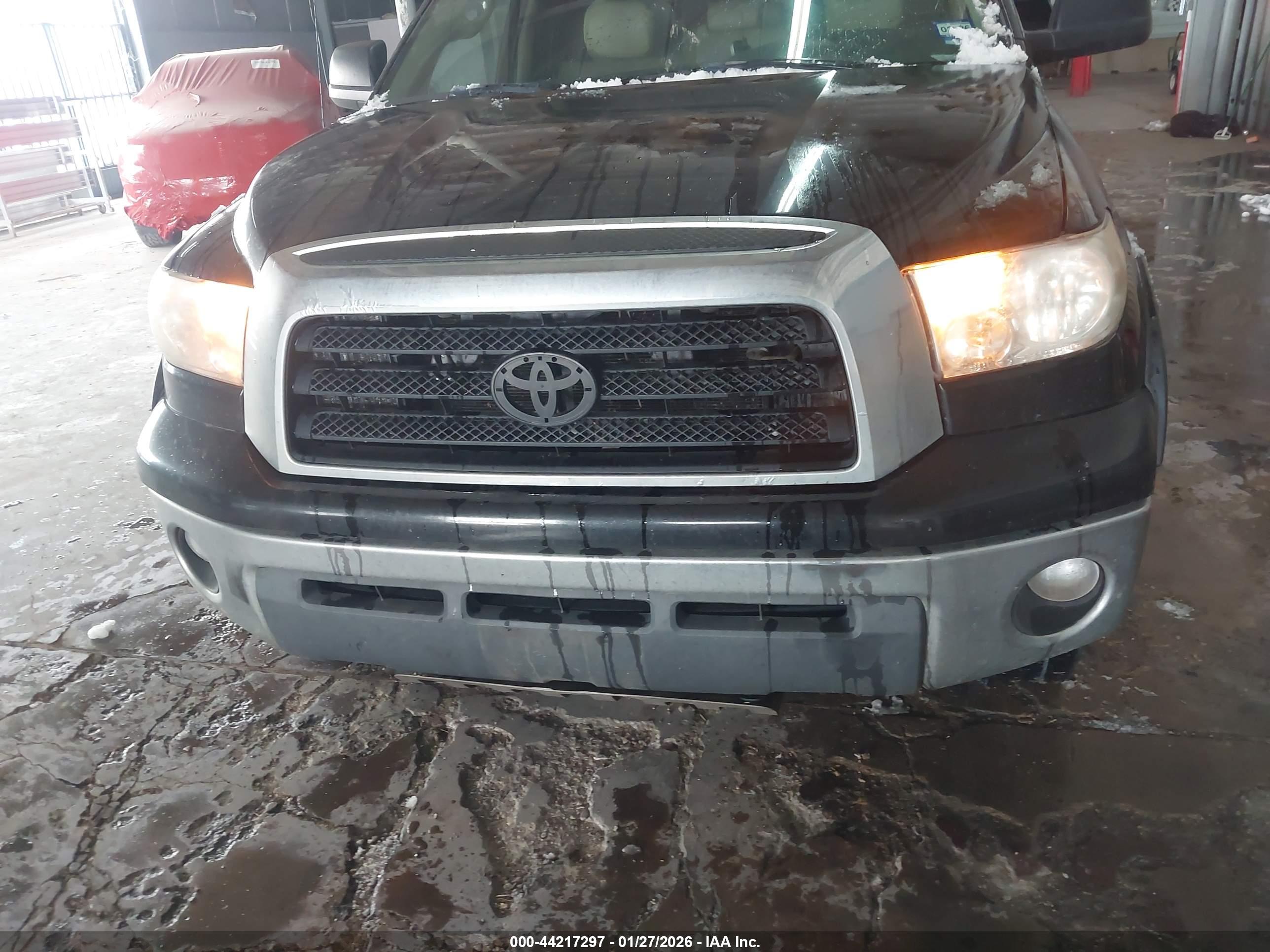 TOYOTA TUNDRA image 6